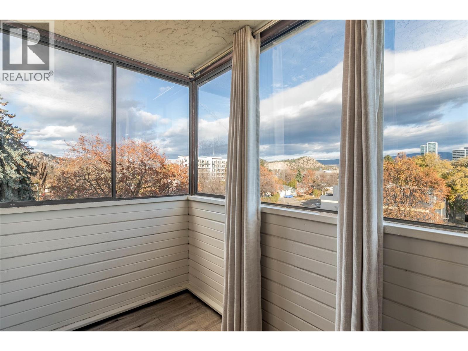 407 1915 Pacific Court, Kelowna