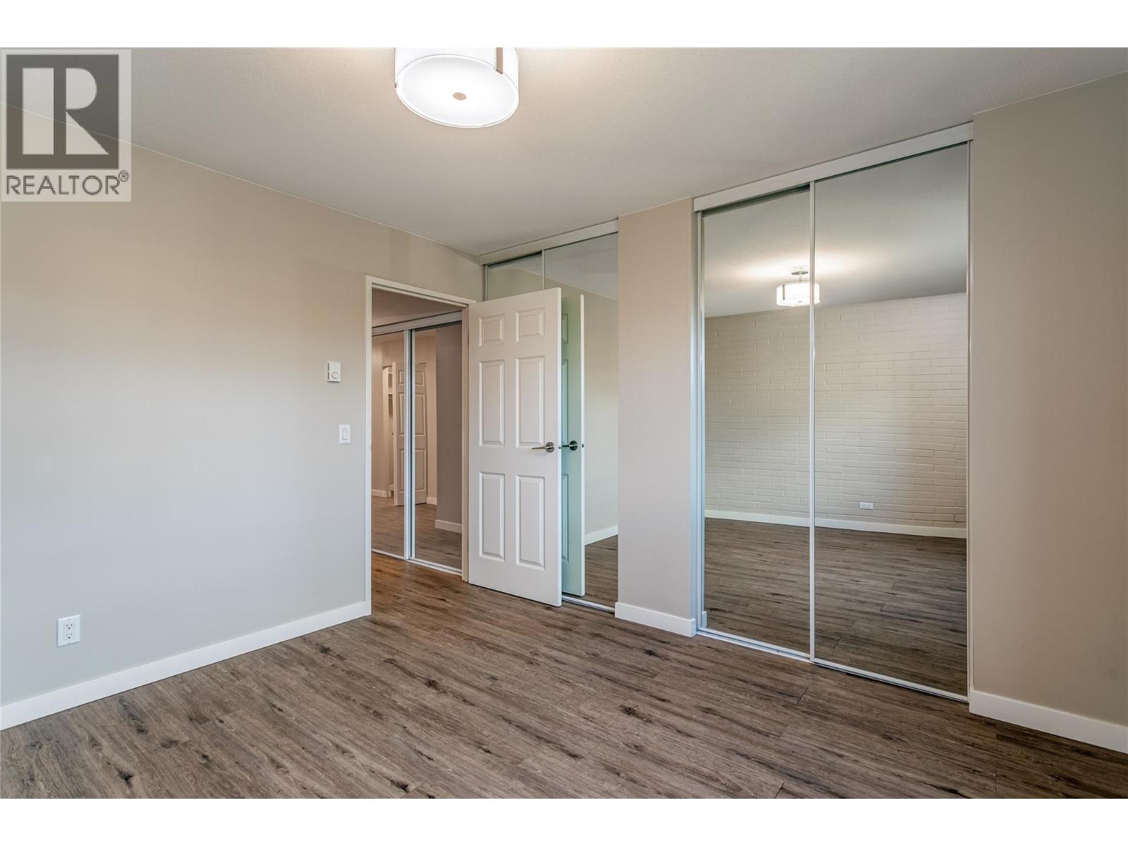 407 1915 Pacific Court, Kelowna