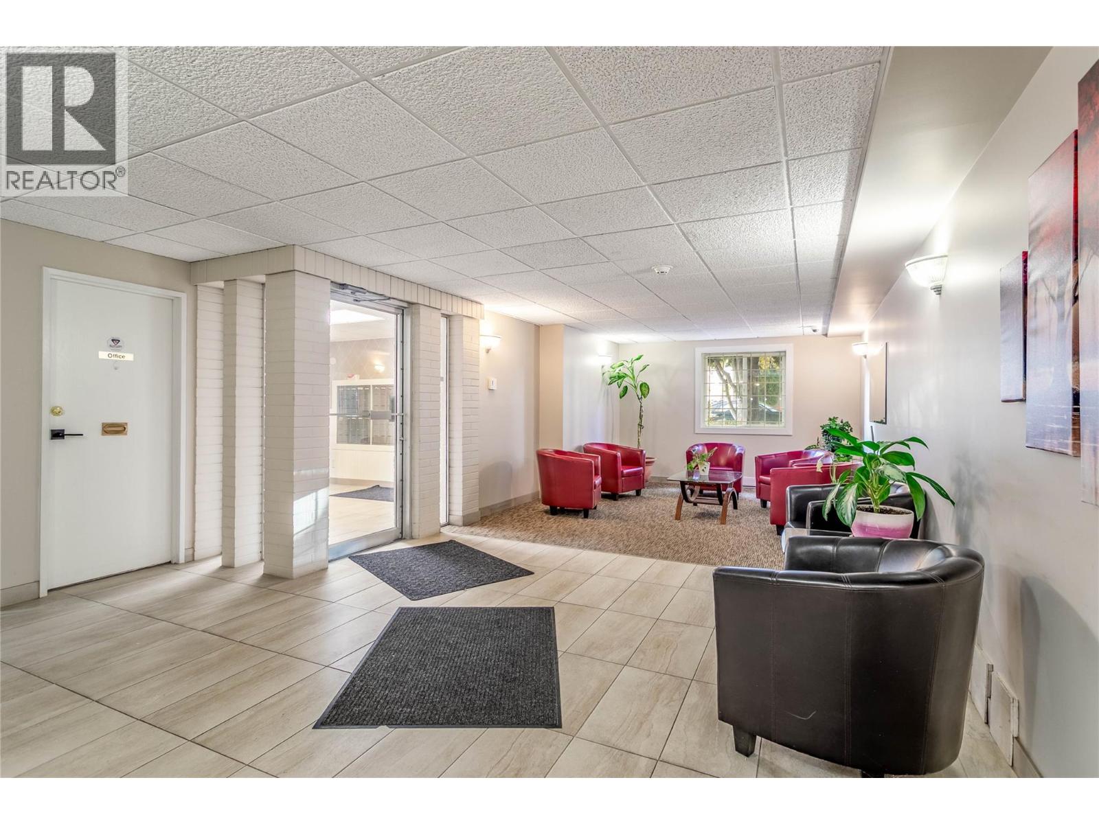 407 1915 Pacific Court, Kelowna