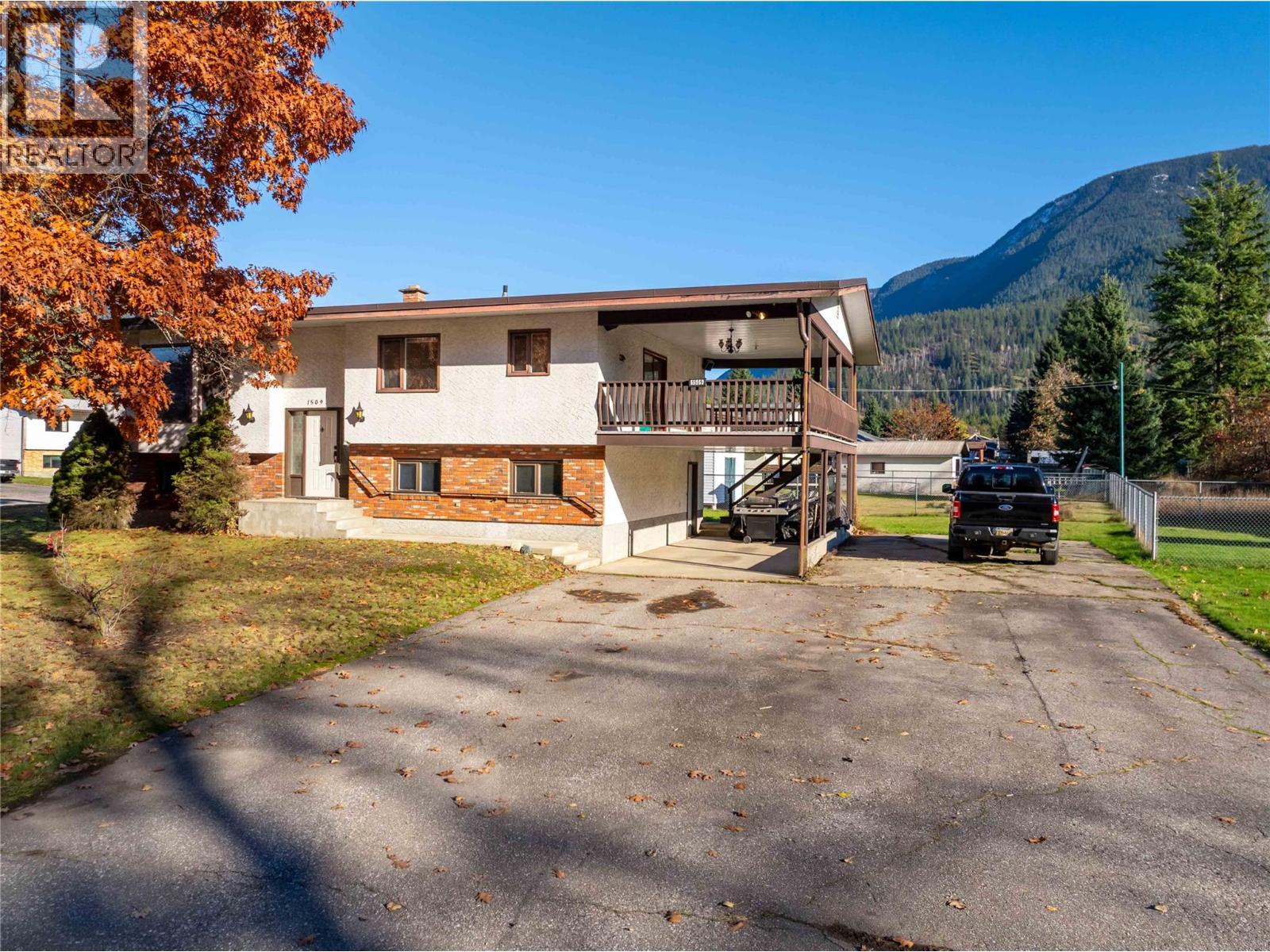 1509 Mountain View Drive, Revelstoke
