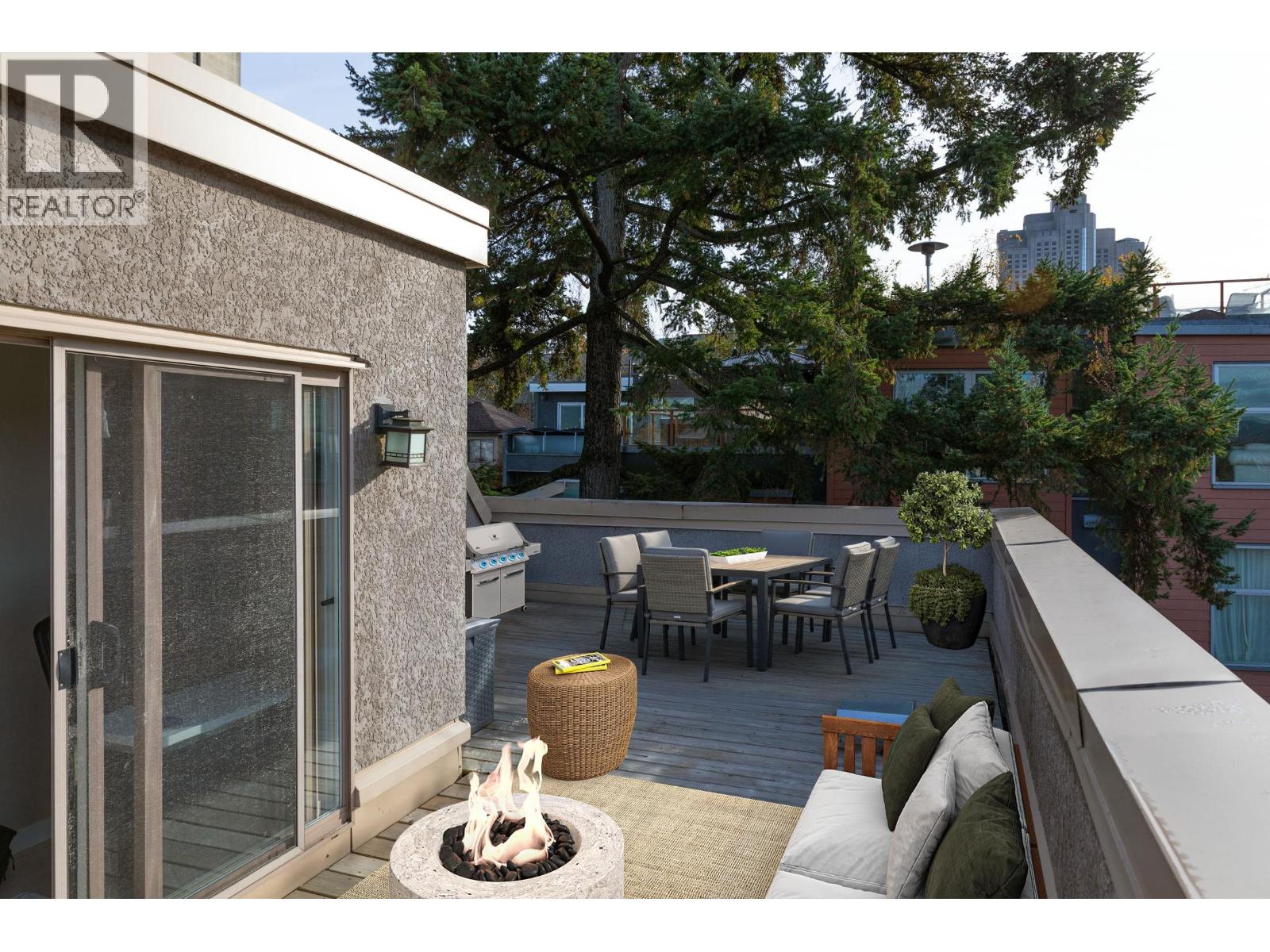 51 870 W 7TH AVENUE, Vancouver