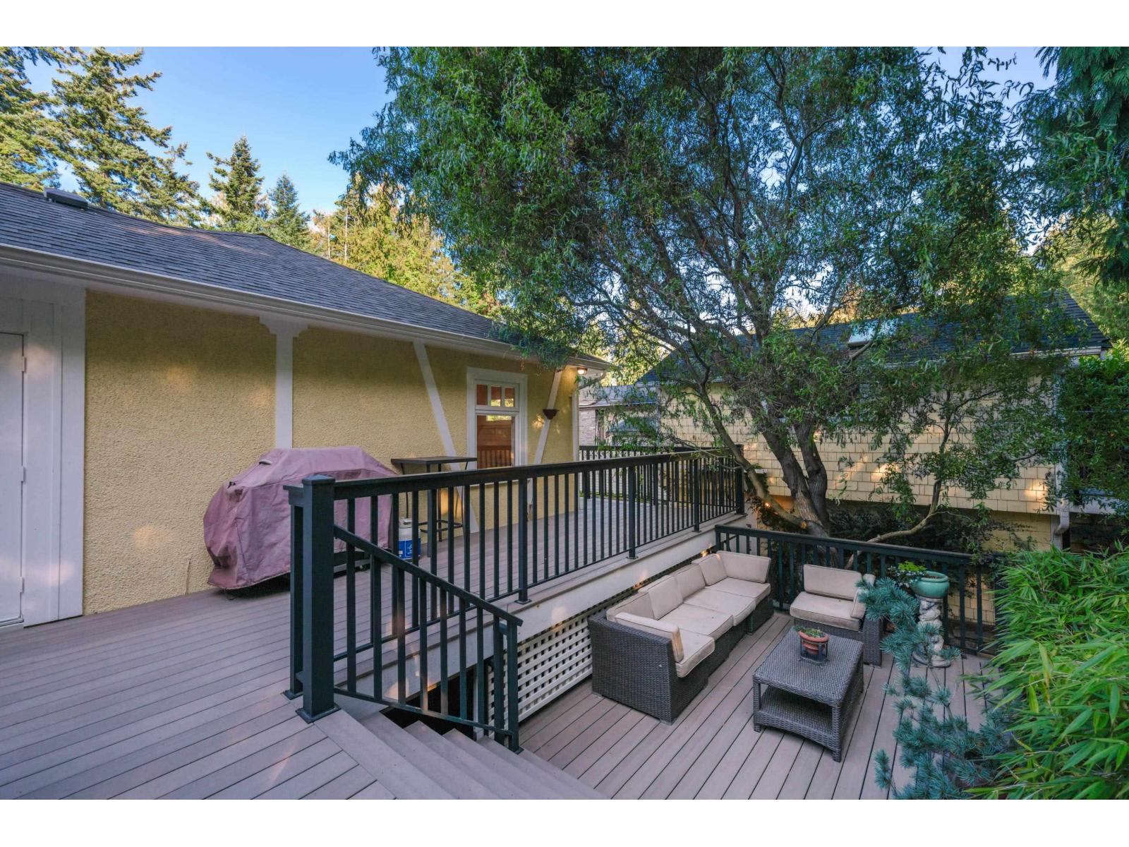 1350 EVERALL STREET, White Rock