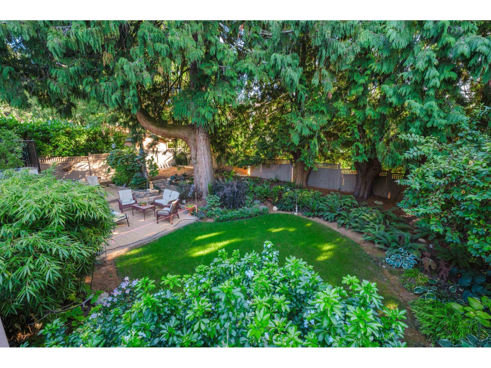 1350 EVERALL STREET, White Rock