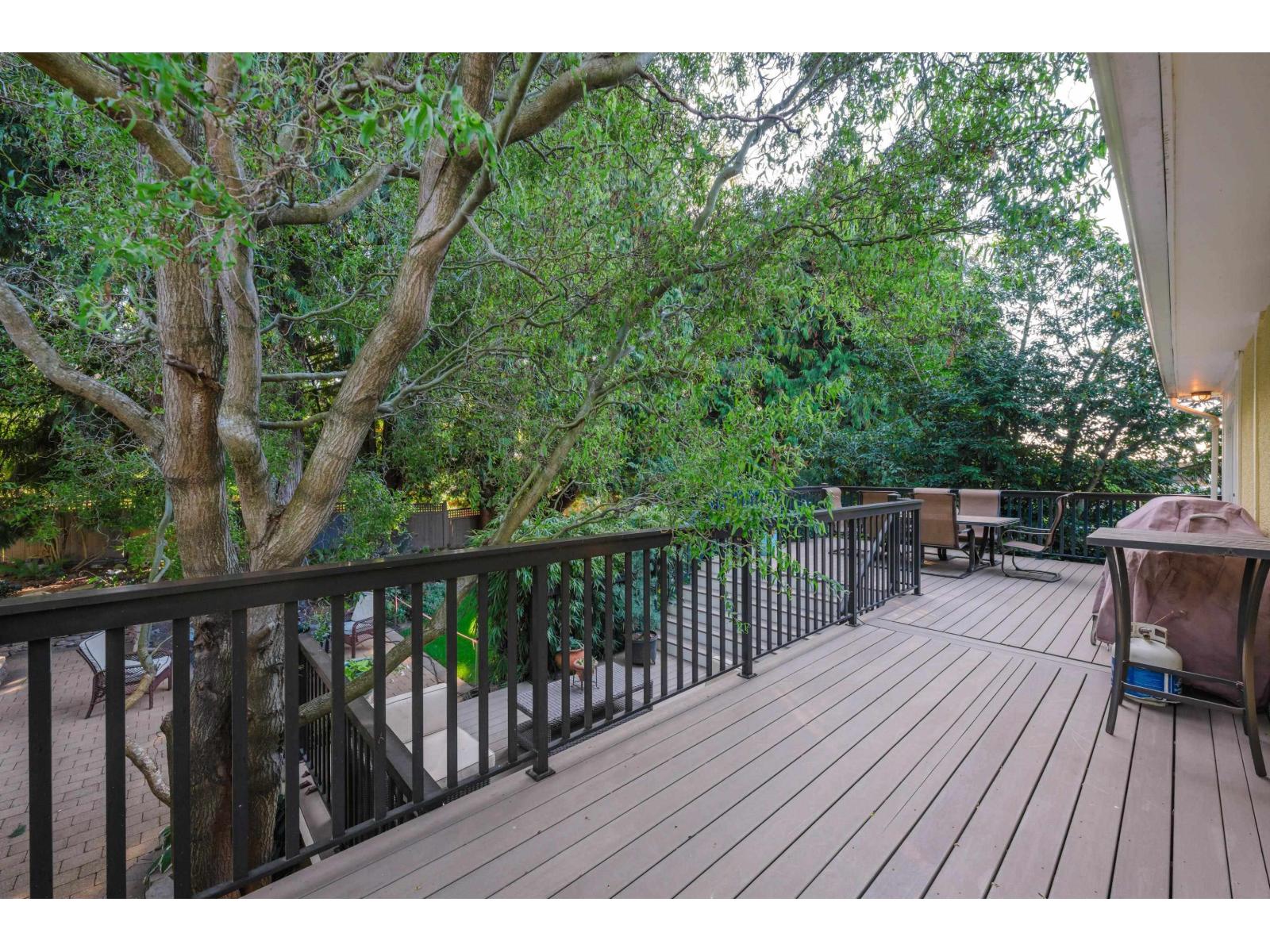 1350 EVERALL STREET, White Rock