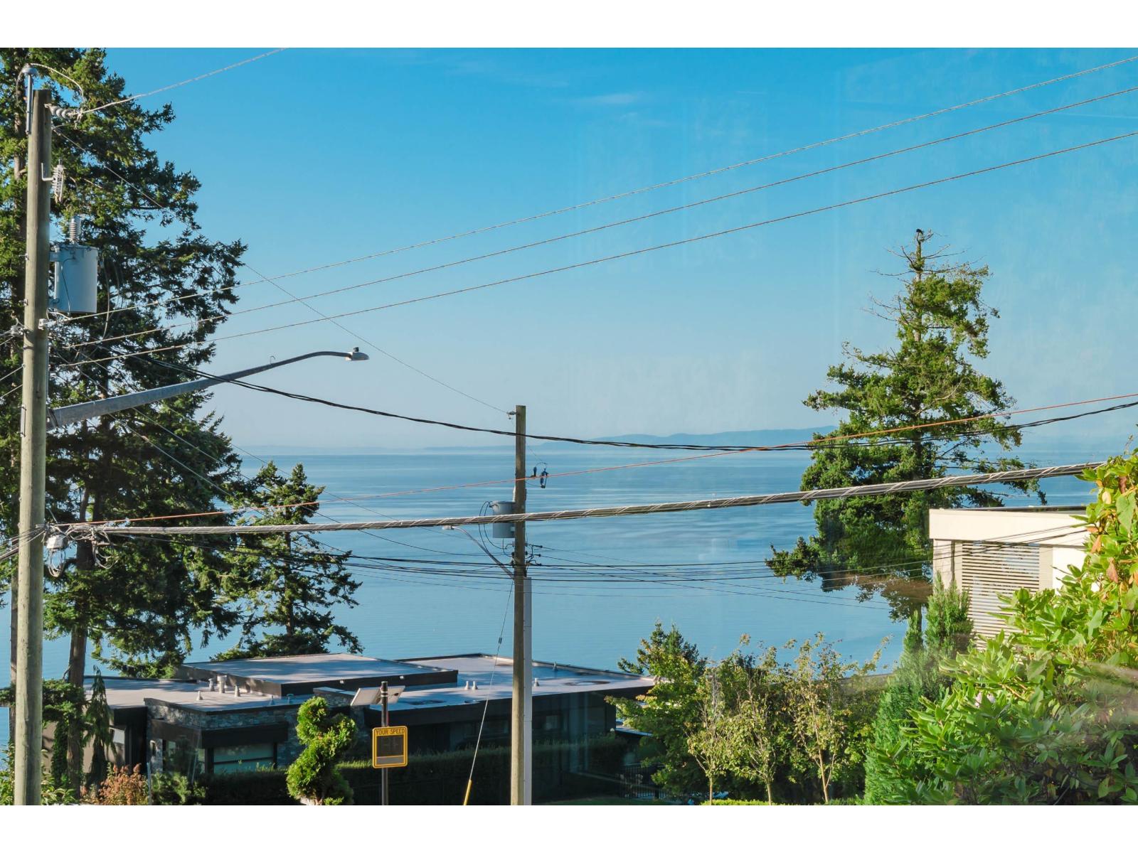 1350 EVERALL STREET, White Rock