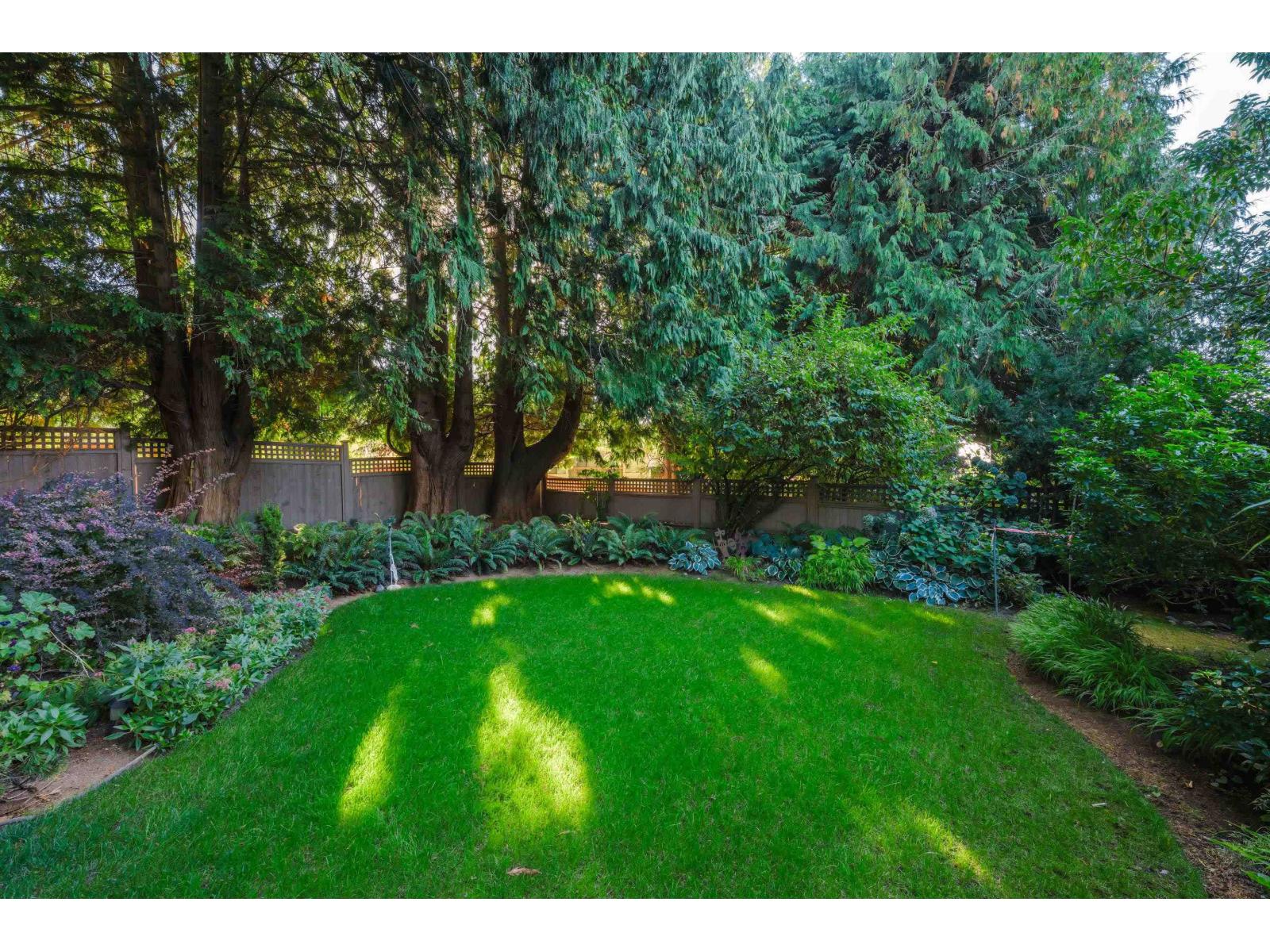 1350 EVERALL STREET, White Rock