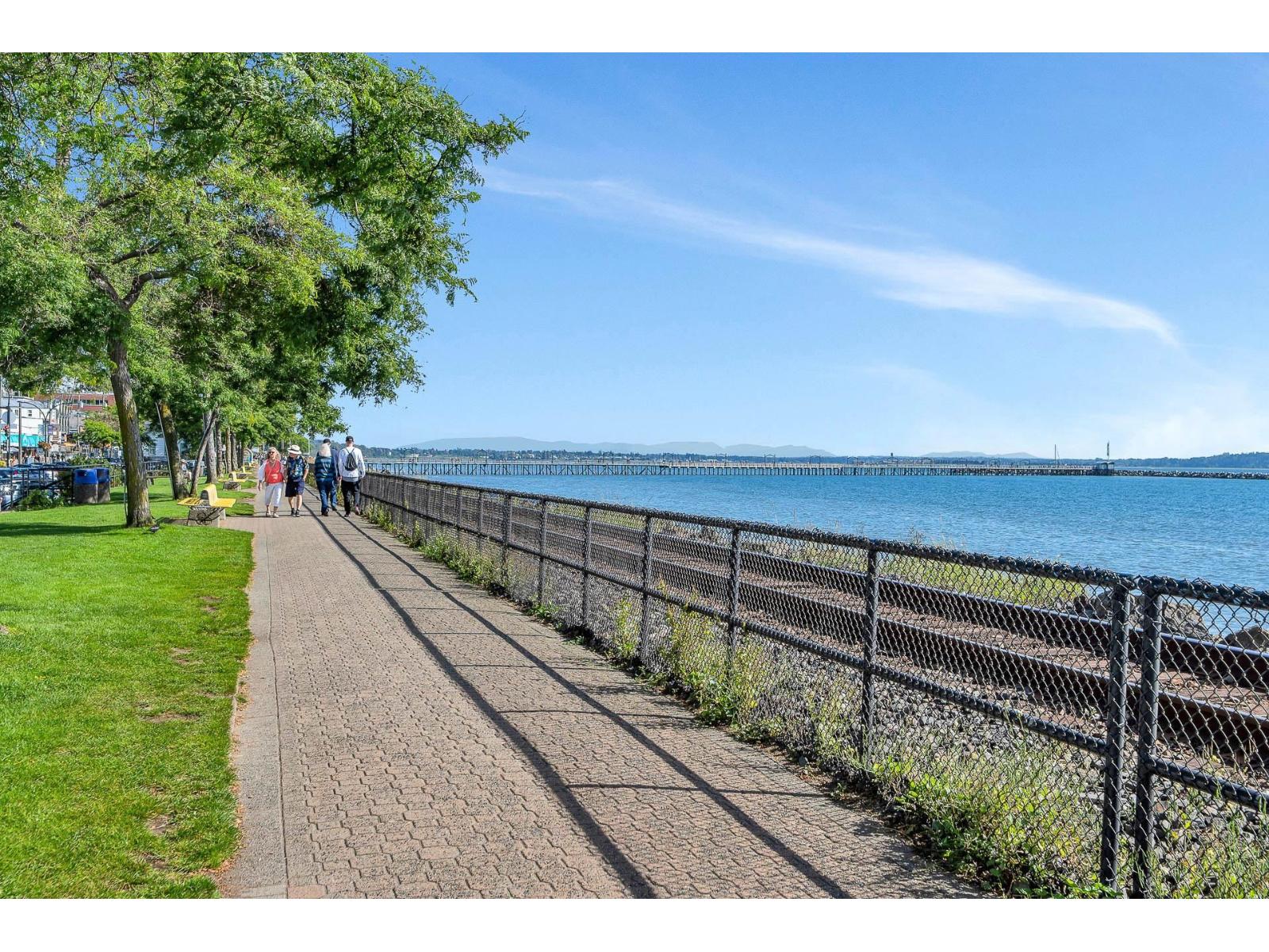 1350 EVERALL STREET, White Rock