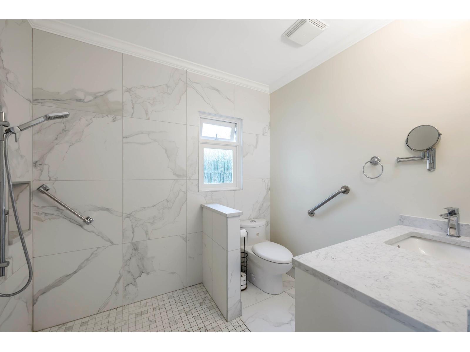 1350 EVERALL STREET, White Rock