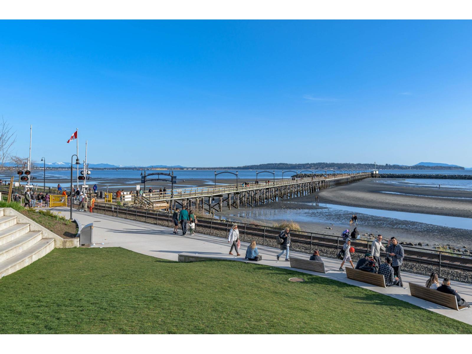 1350 EVERALL STREET, White Rock