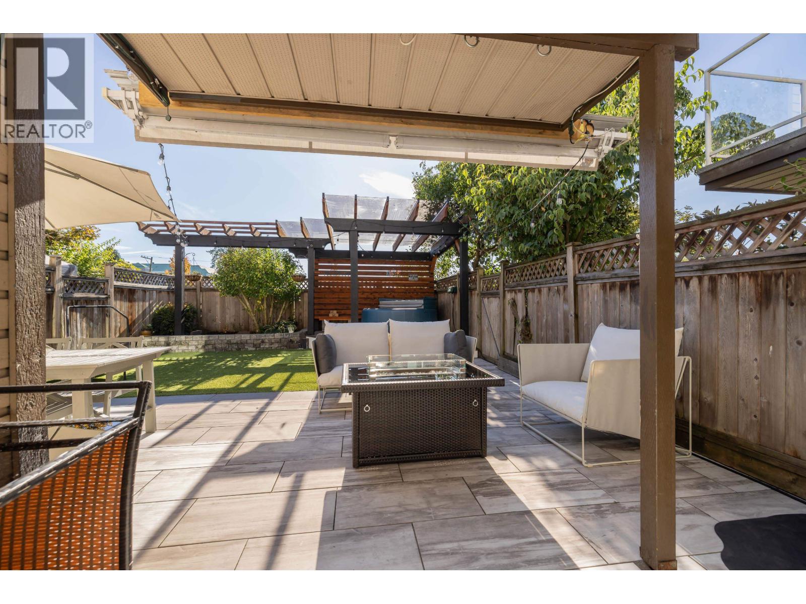 13 1872 HARBOUR STREET, Port Coquitlam