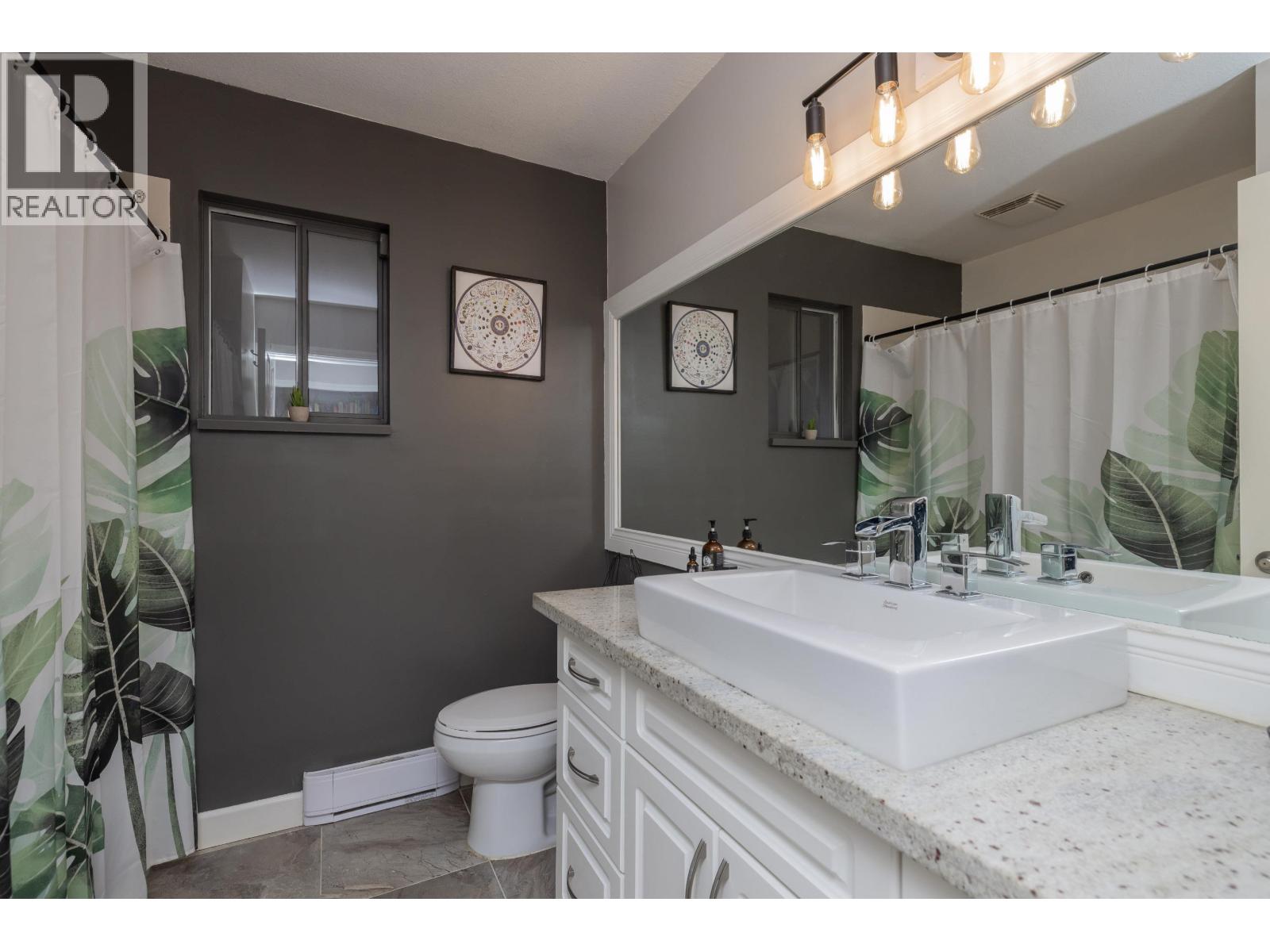 13 1872 HARBOUR STREET, Port Coquitlam