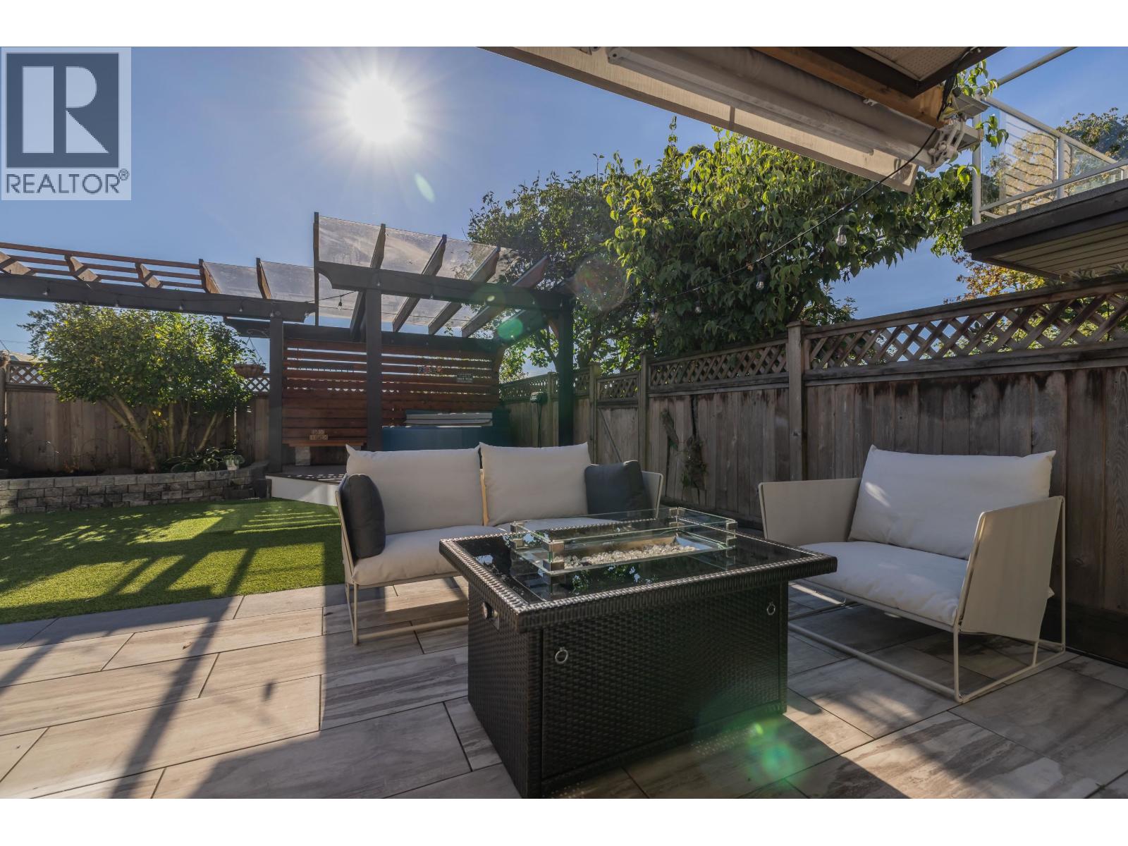 13 1872 HARBOUR STREET, Port Coquitlam