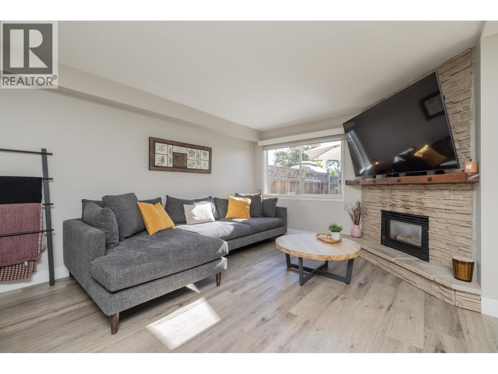 13 1872 HARBOUR STREET, Port Coquitlam