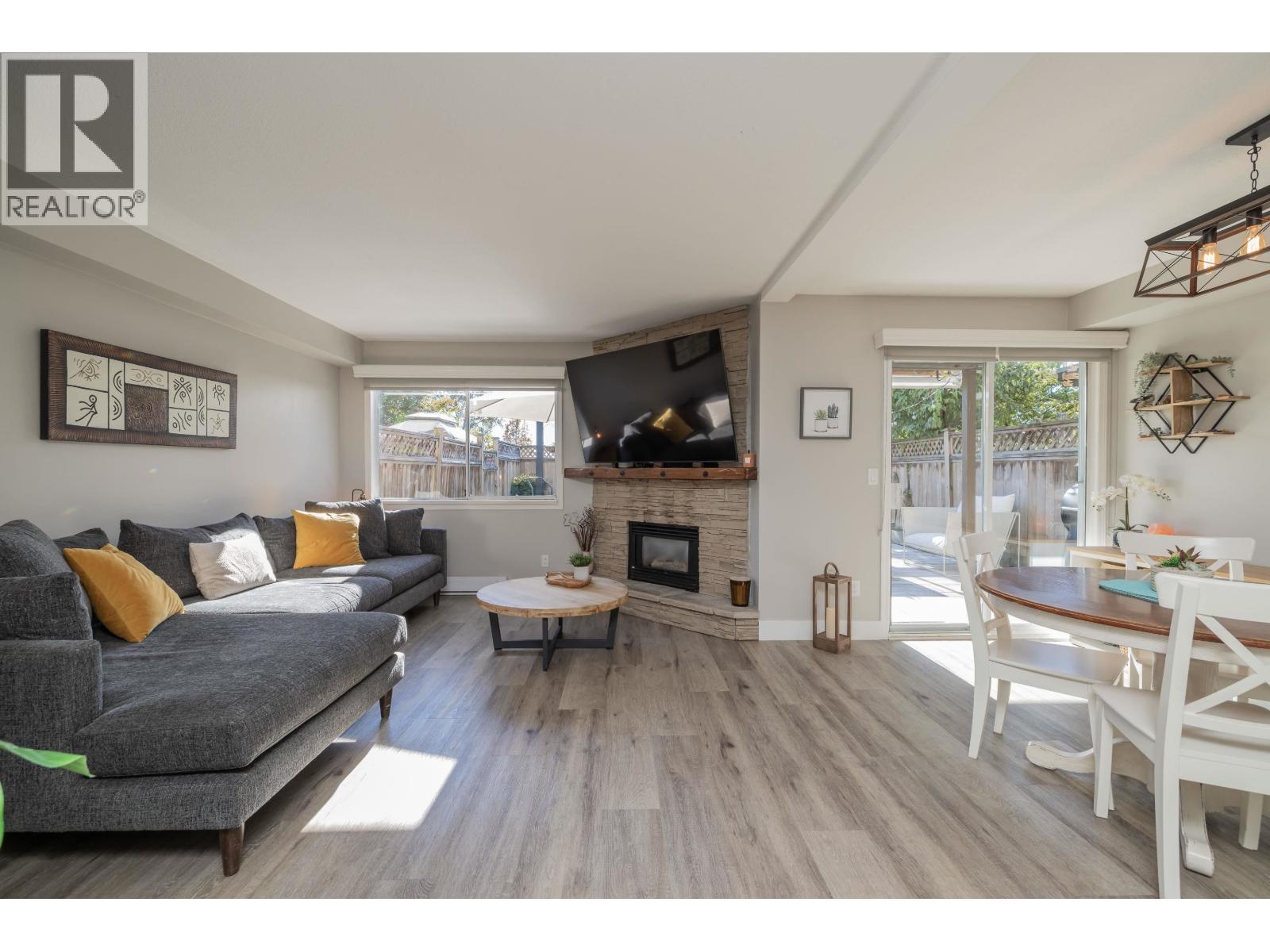 13 1872 HARBOUR STREET, Port Coquitlam