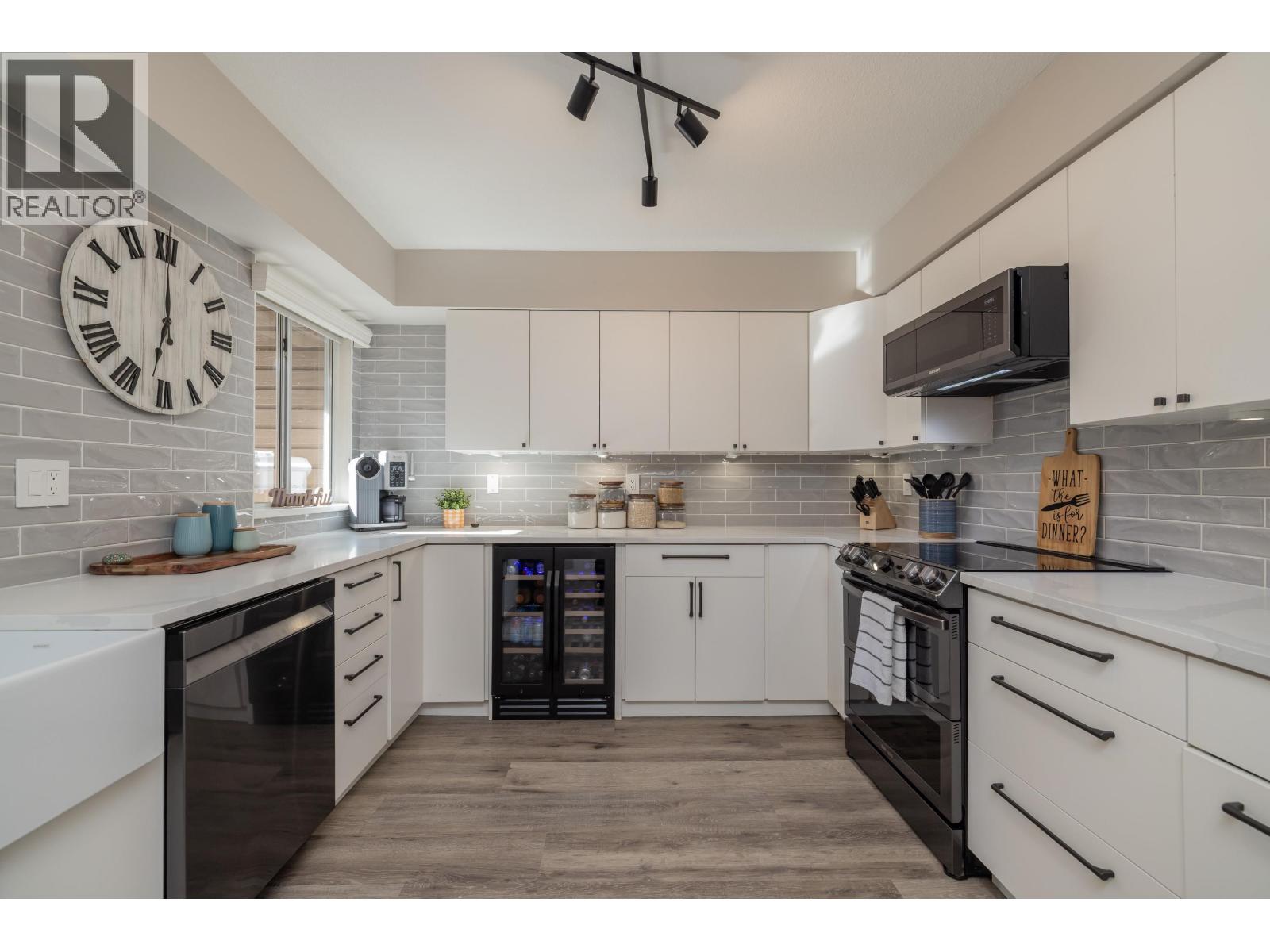 13 1872 HARBOUR STREET, Port Coquitlam