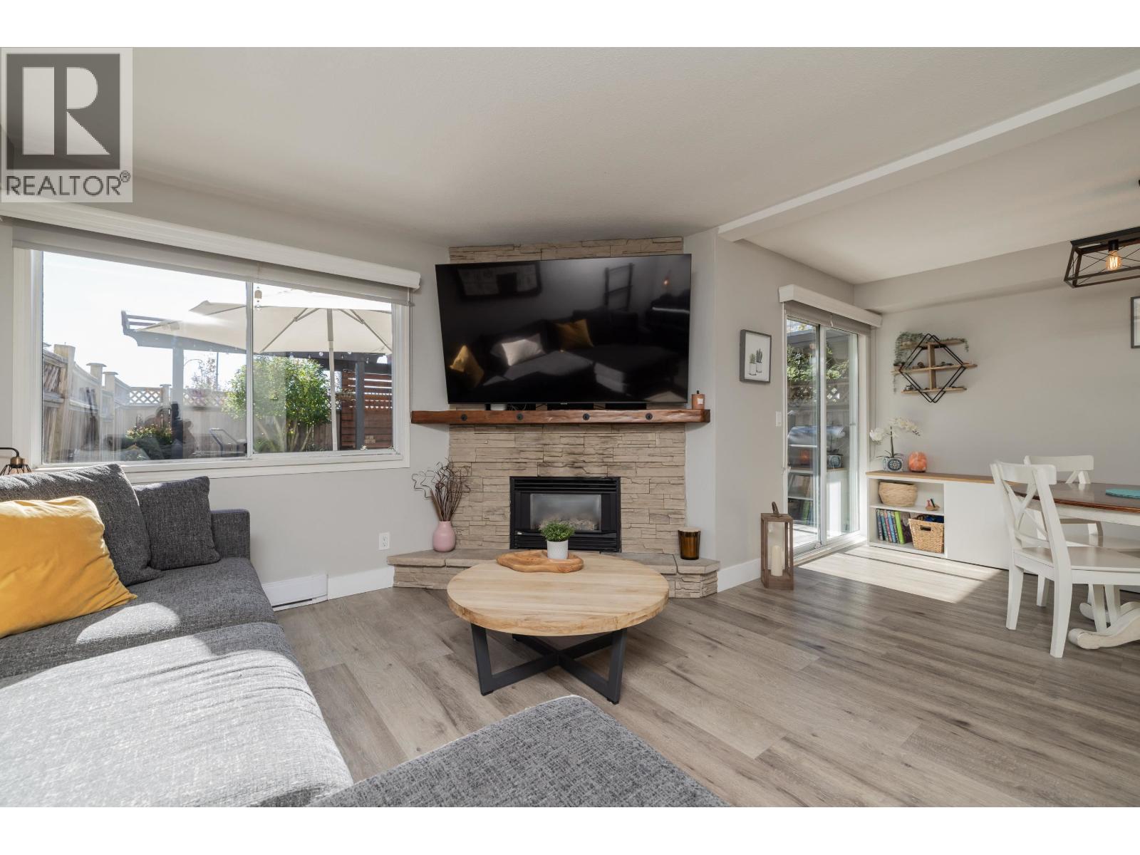 13 1872 HARBOUR STREET, Port Coquitlam