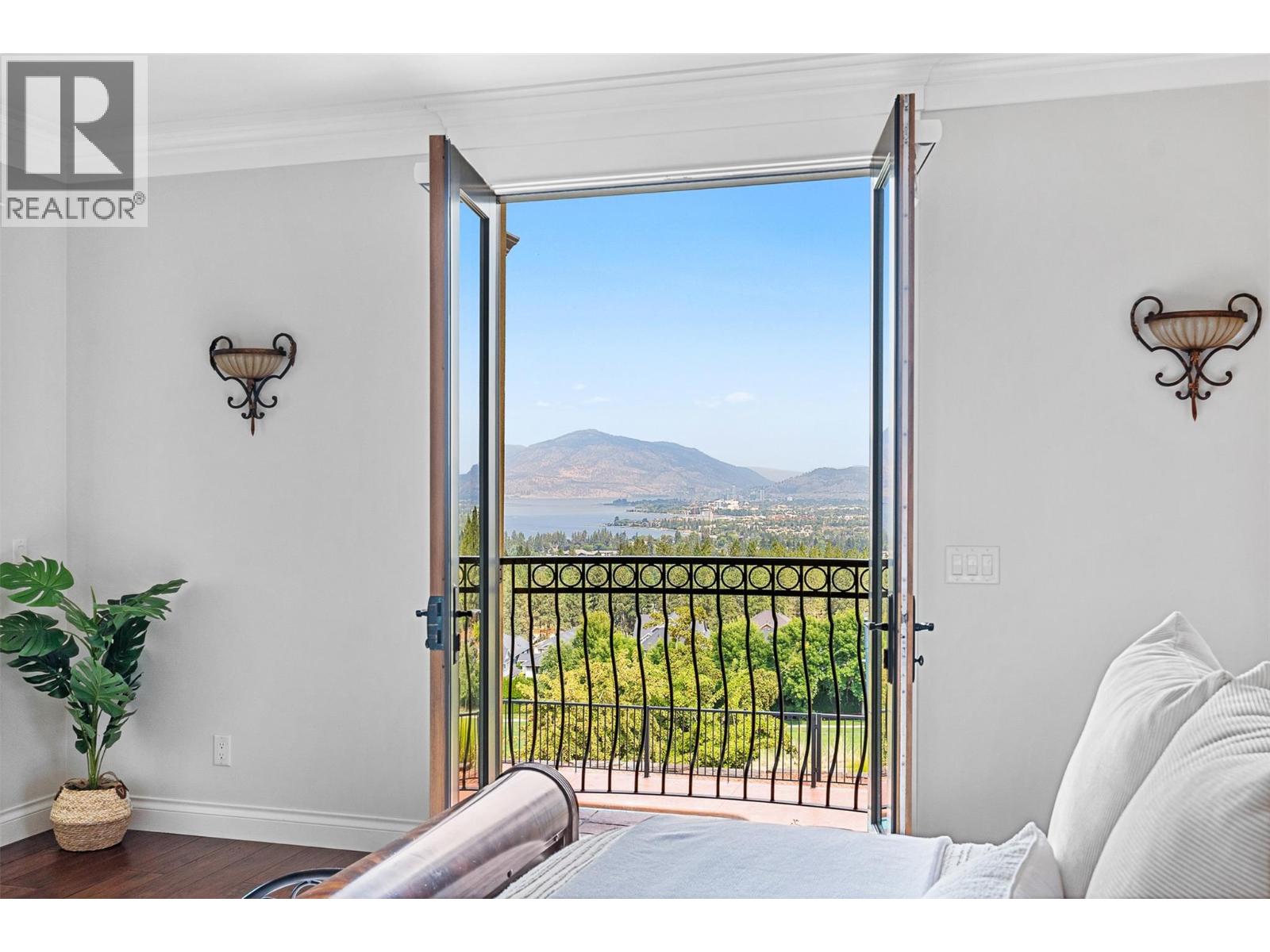  660 Almandine Court, Kelowna