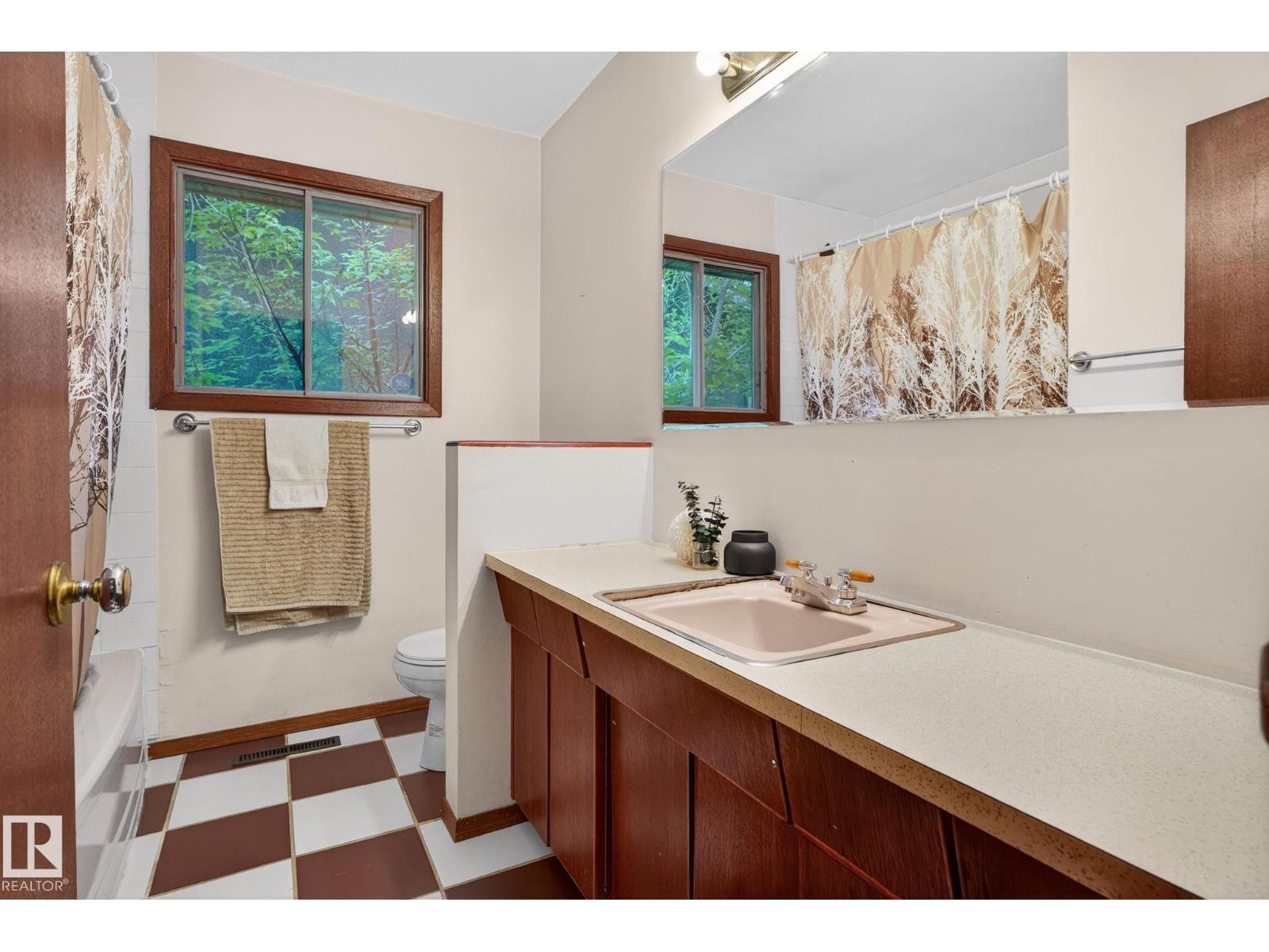 9603 52 ST NW, Edmonton