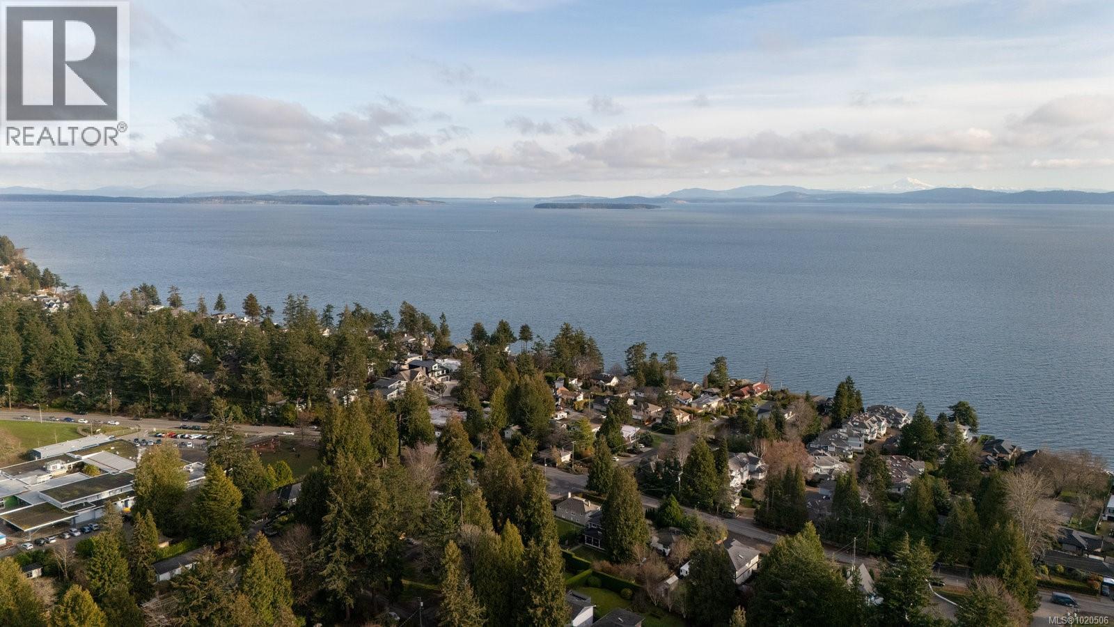  5173 Lochside Drive, Saanich