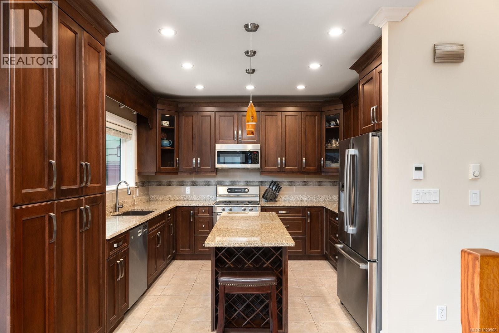  5173 Lochside Drive, Saanich