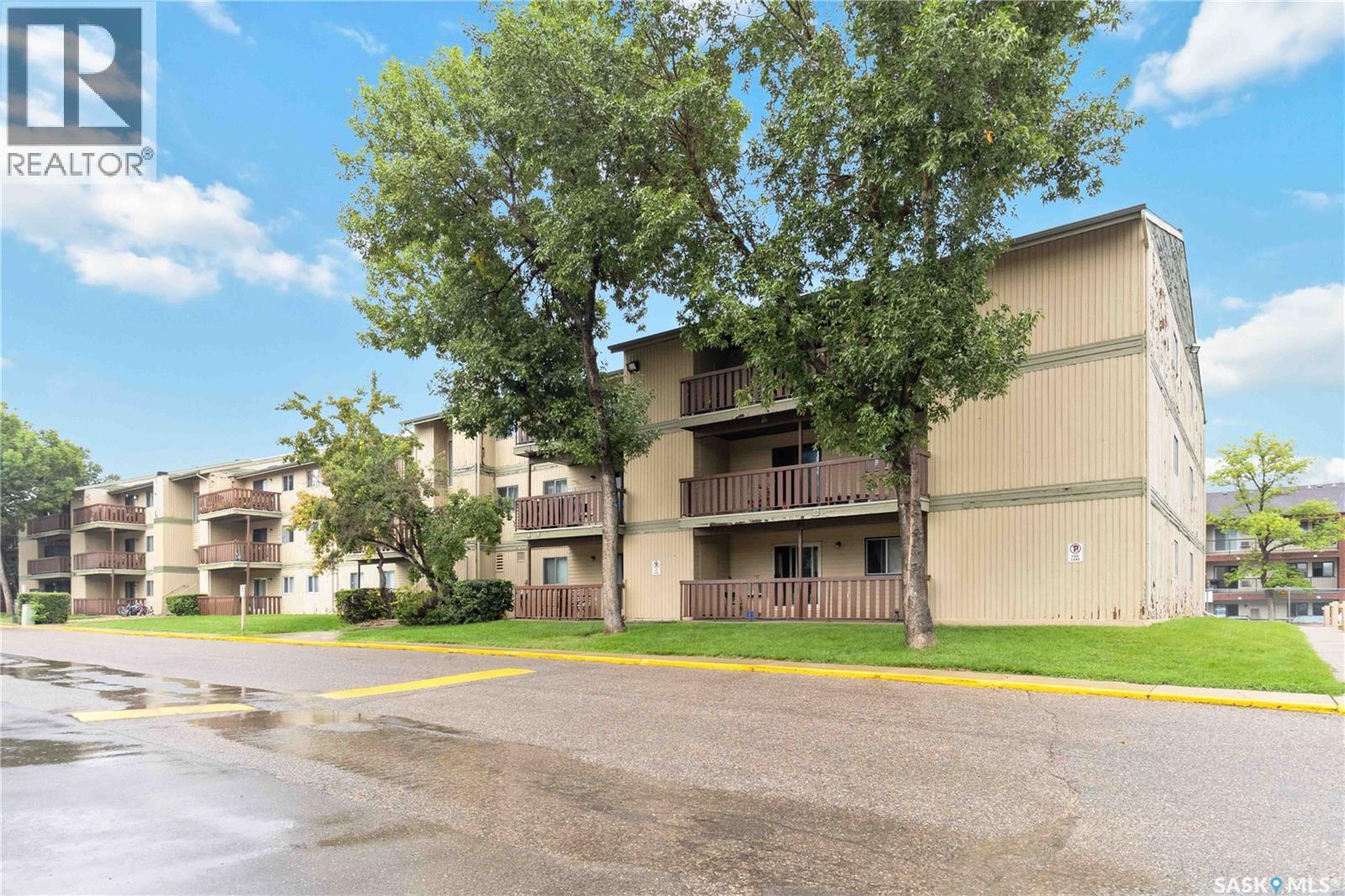 Single Family House Low rise for Sale in  D  McKercher DRIVE Saskatoon 