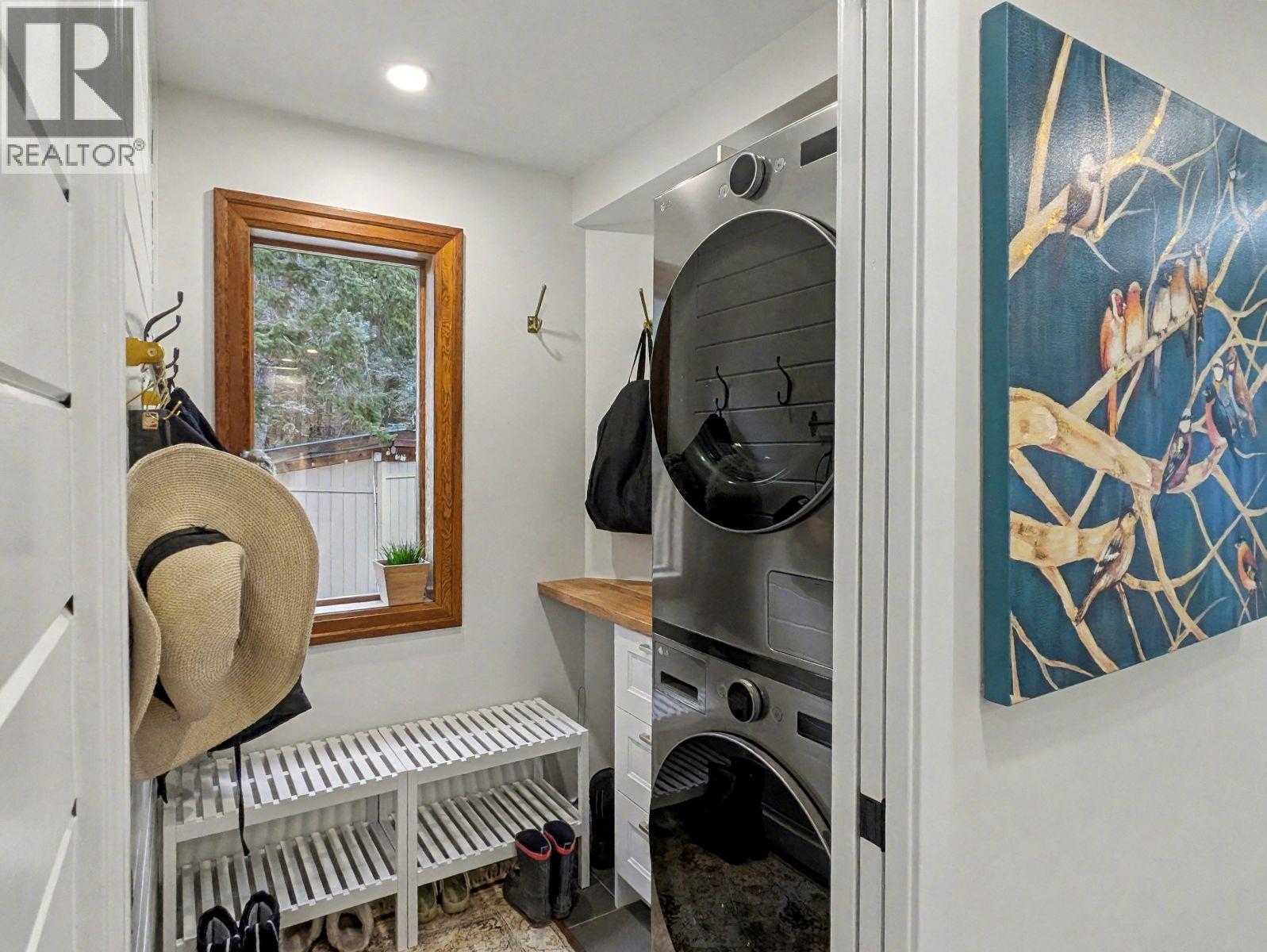 3941 HOULGRAVE Road, Invermere