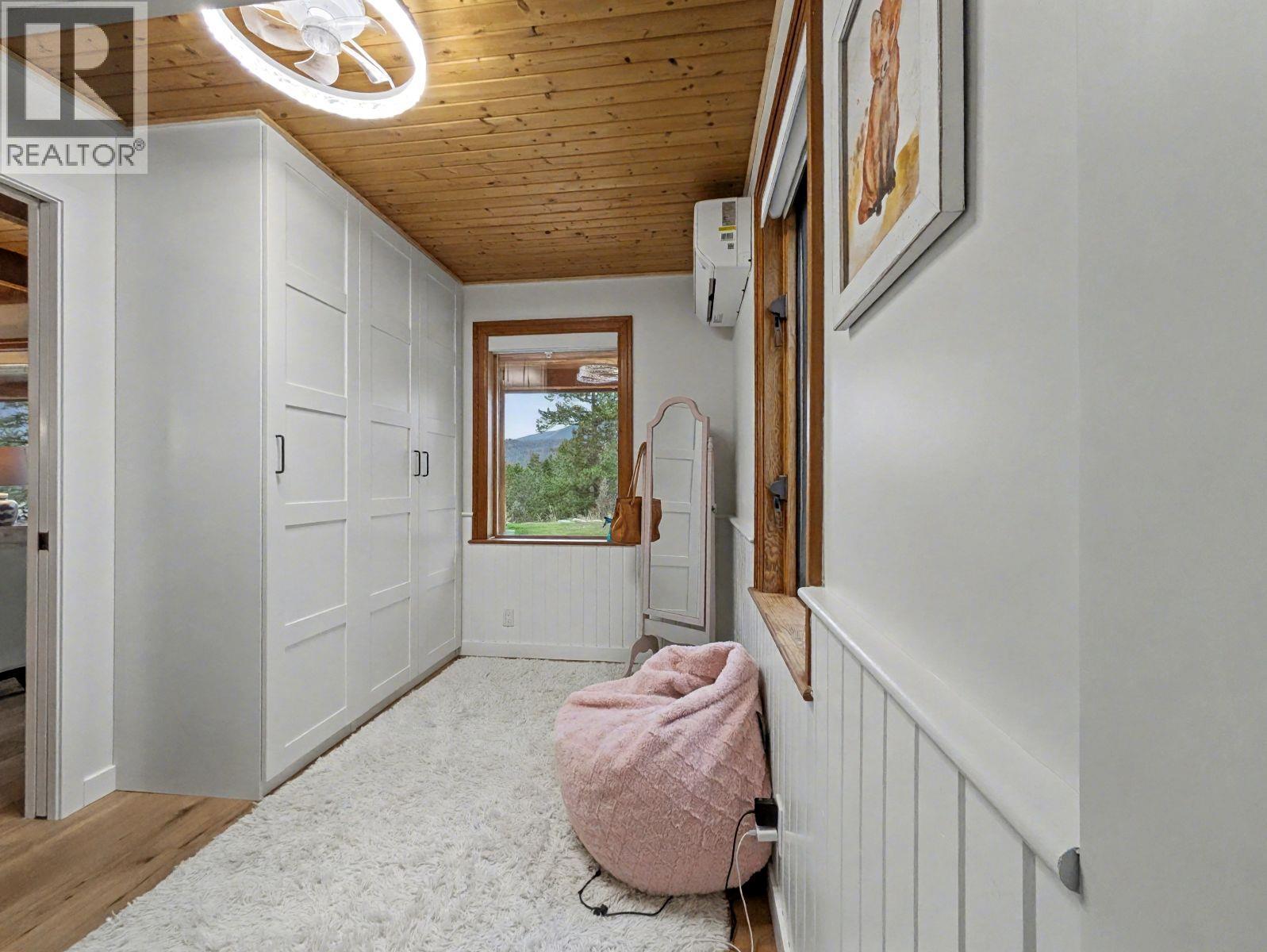 3941 HOULGRAVE Road, Invermere