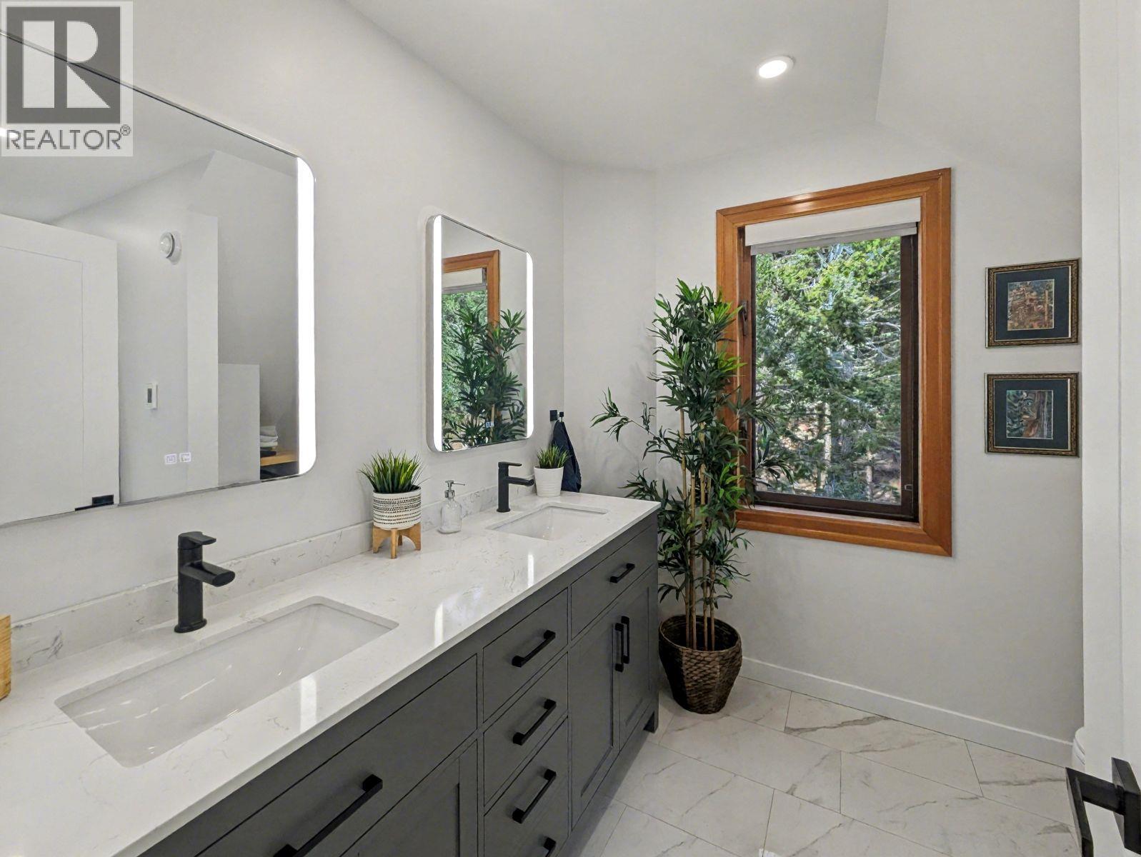 3941 HOULGRAVE Road, Invermere