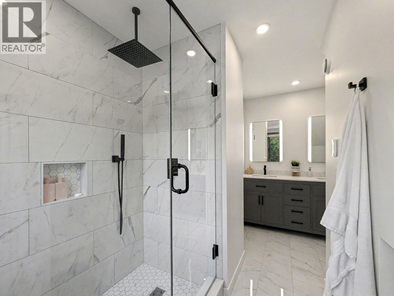 3941 HOULGRAVE Road, Invermere