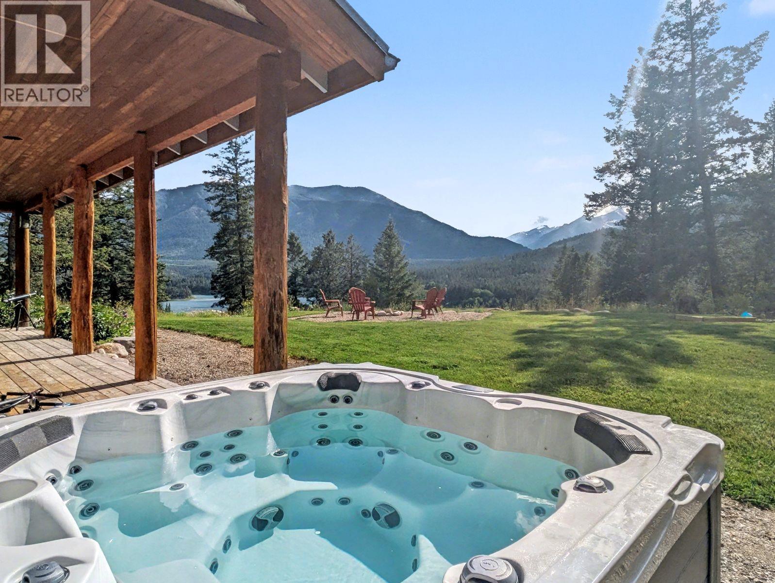 3941 HOULGRAVE Road, Invermere