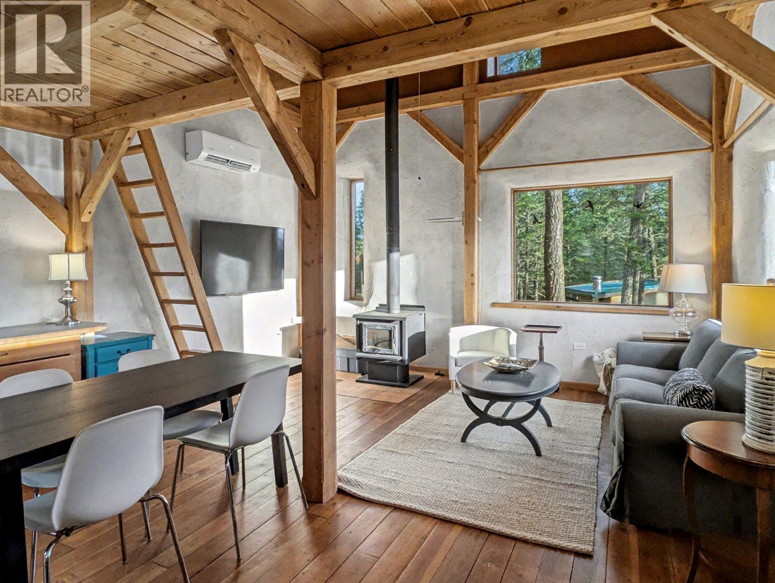 3941 HOULGRAVE Road, Invermere