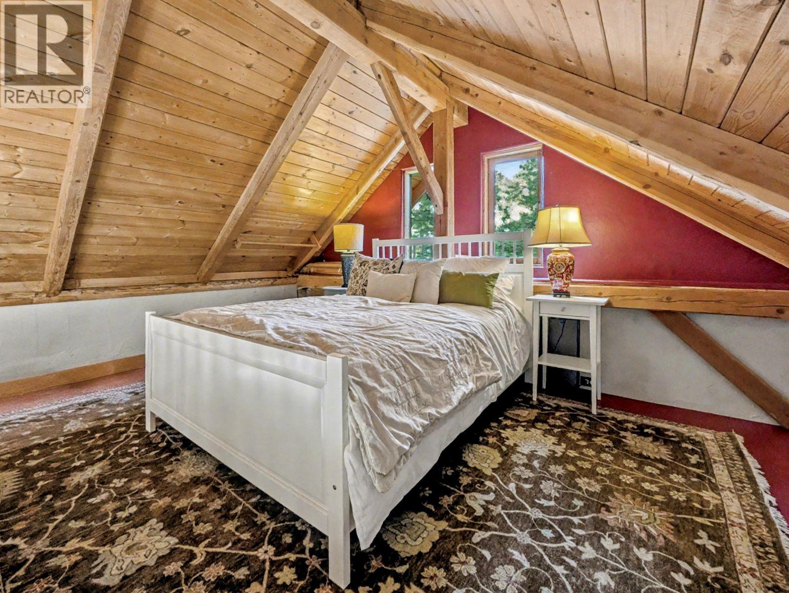 3941 HOULGRAVE Road, Invermere