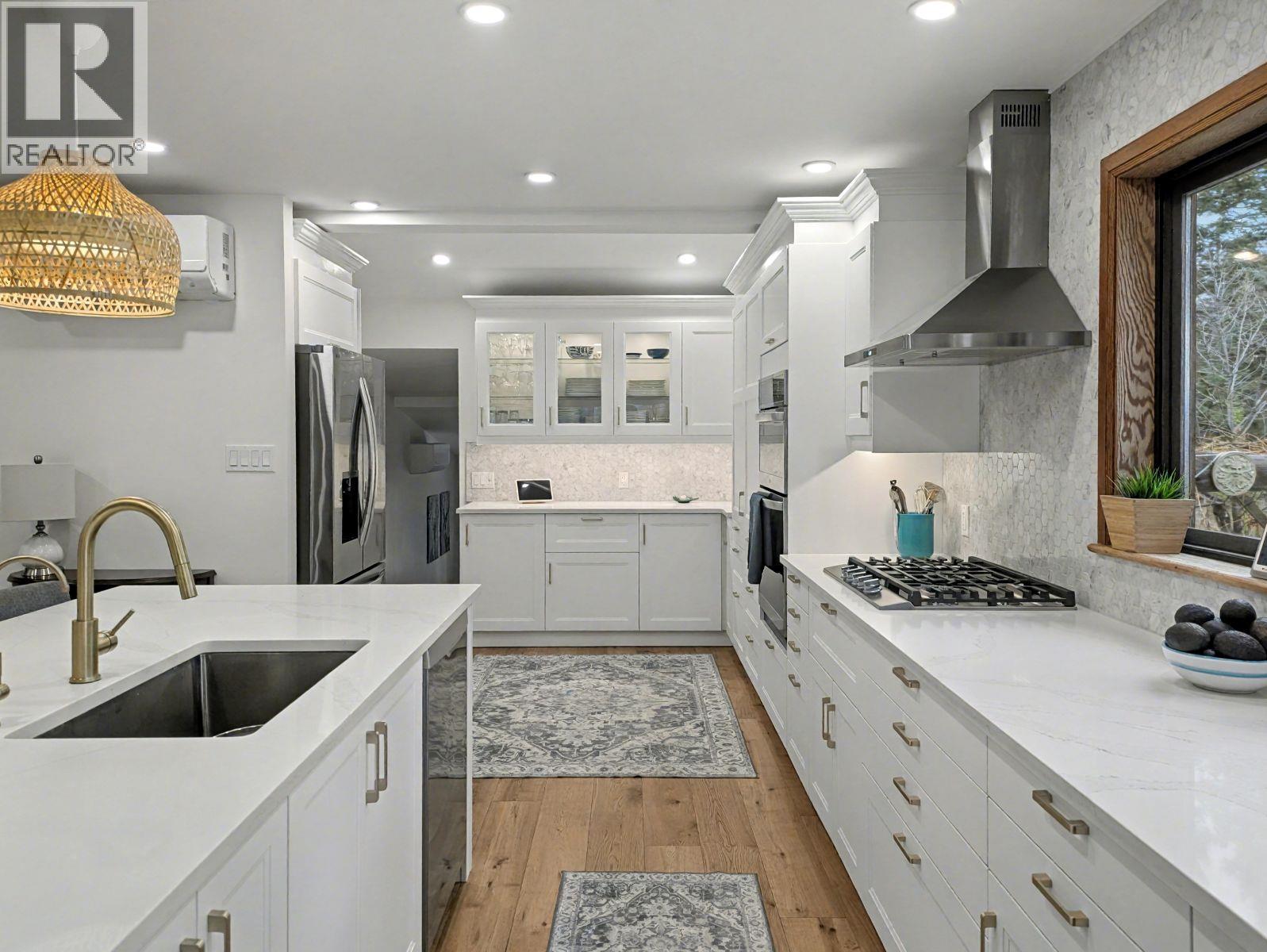 3941 HOULGRAVE Road, Invermere