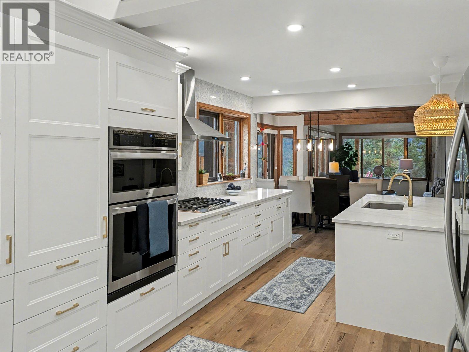 3941 HOULGRAVE Road, Invermere