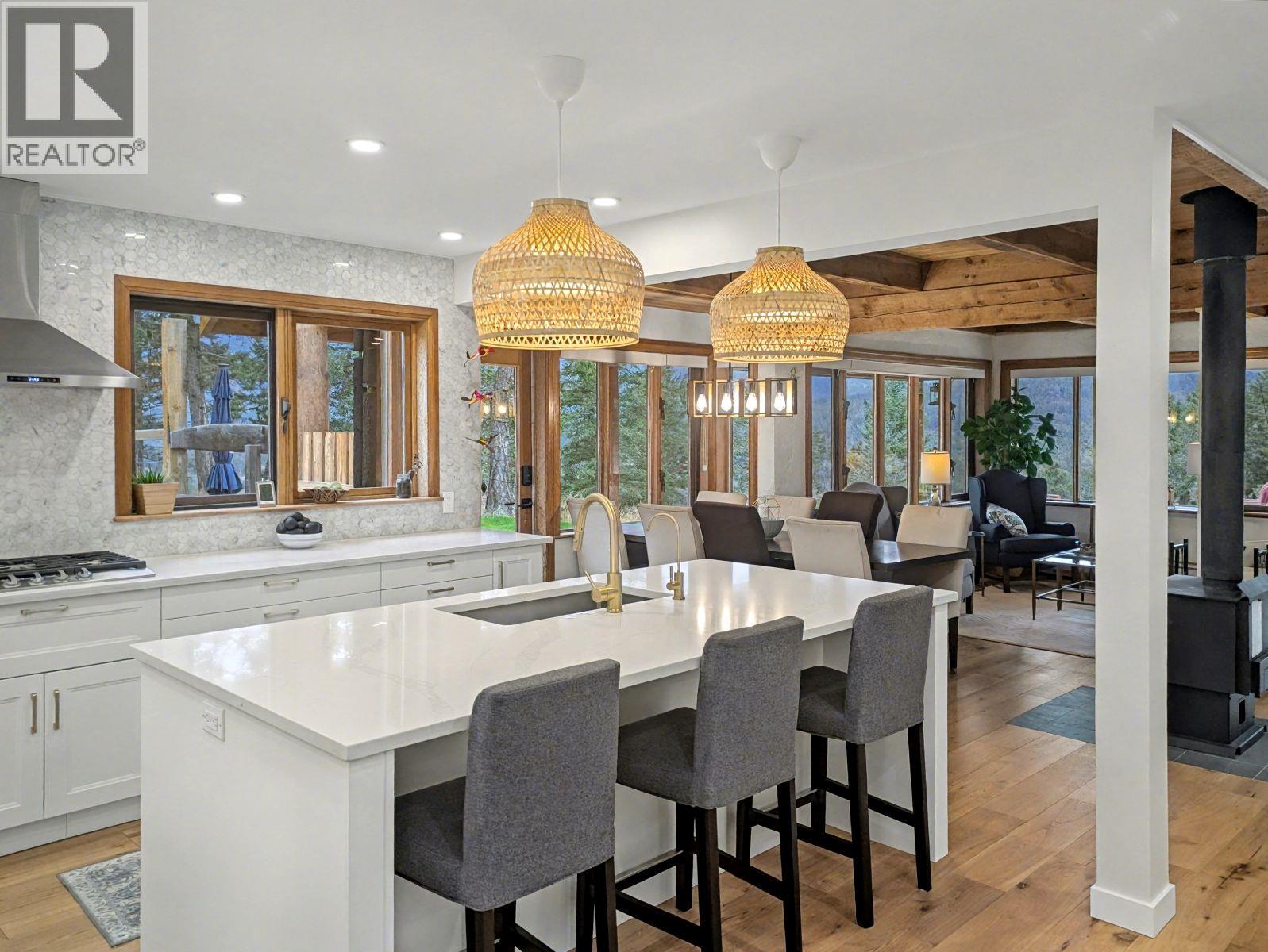 3941 HOULGRAVE Road, Invermere