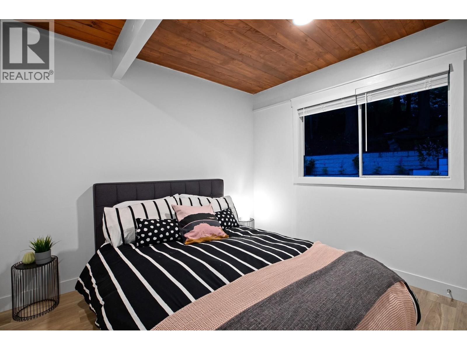 530 HADDEN DRIVE, West Vancouver