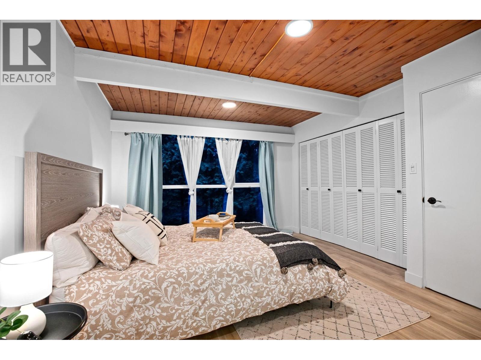 530 HADDEN DRIVE, West Vancouver