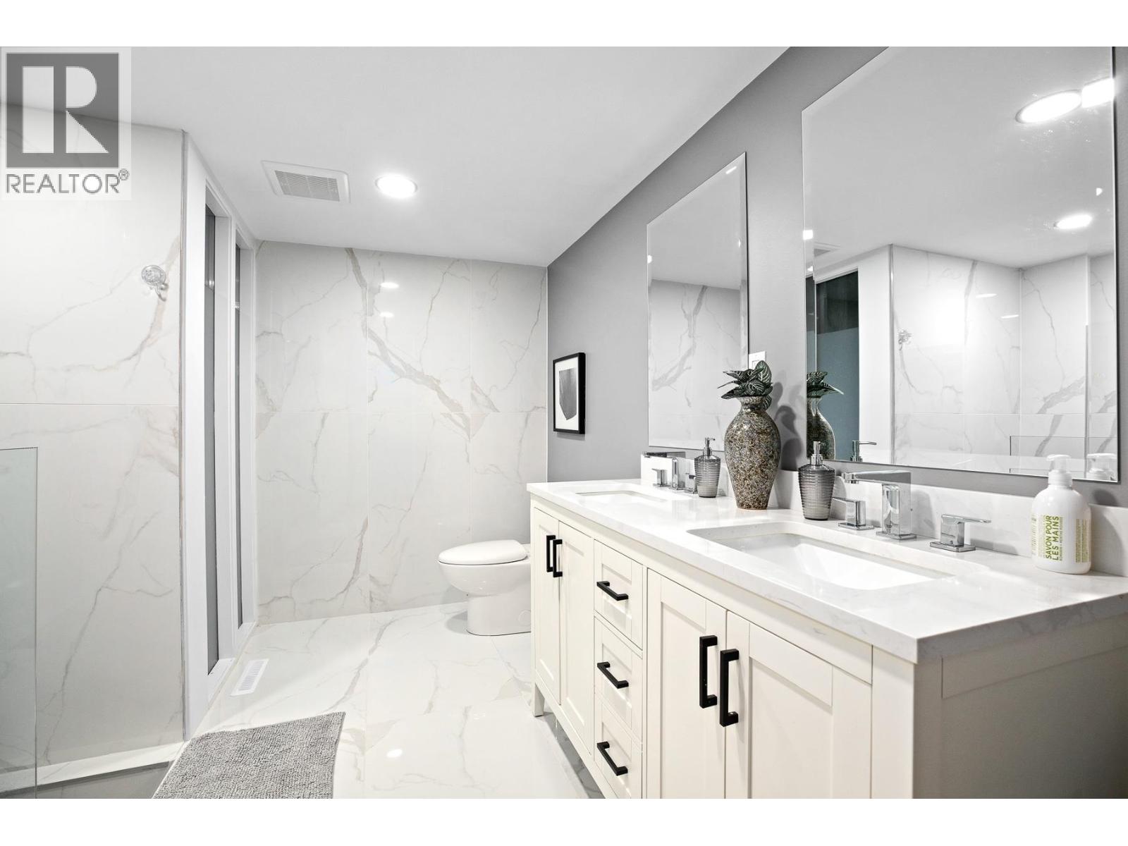 530 HADDEN DRIVE, West Vancouver