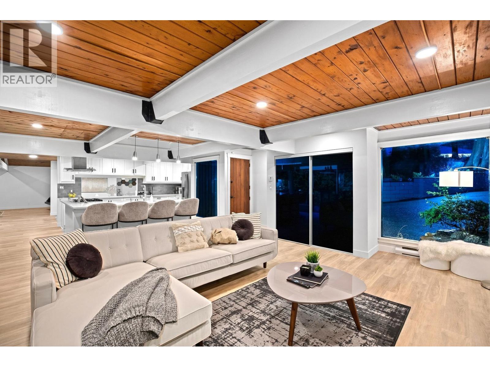 530 HADDEN DRIVE, West Vancouver