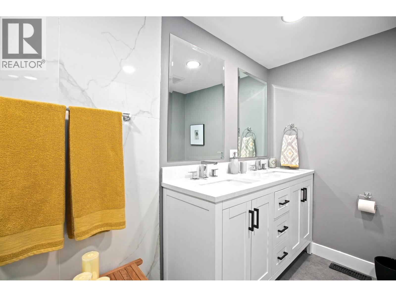 530 HADDEN DRIVE, West Vancouver