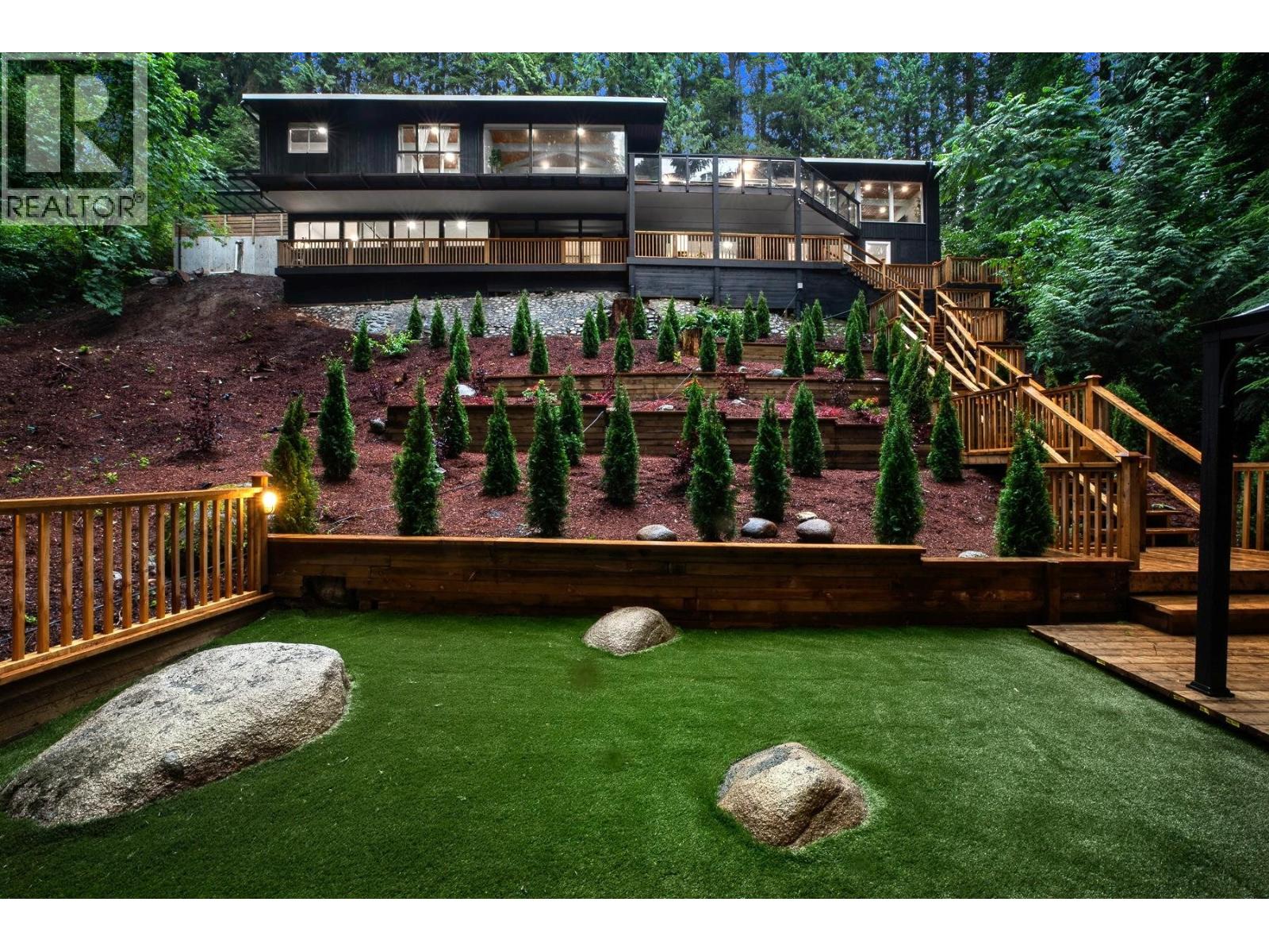 530 HADDEN DRIVE, West Vancouver