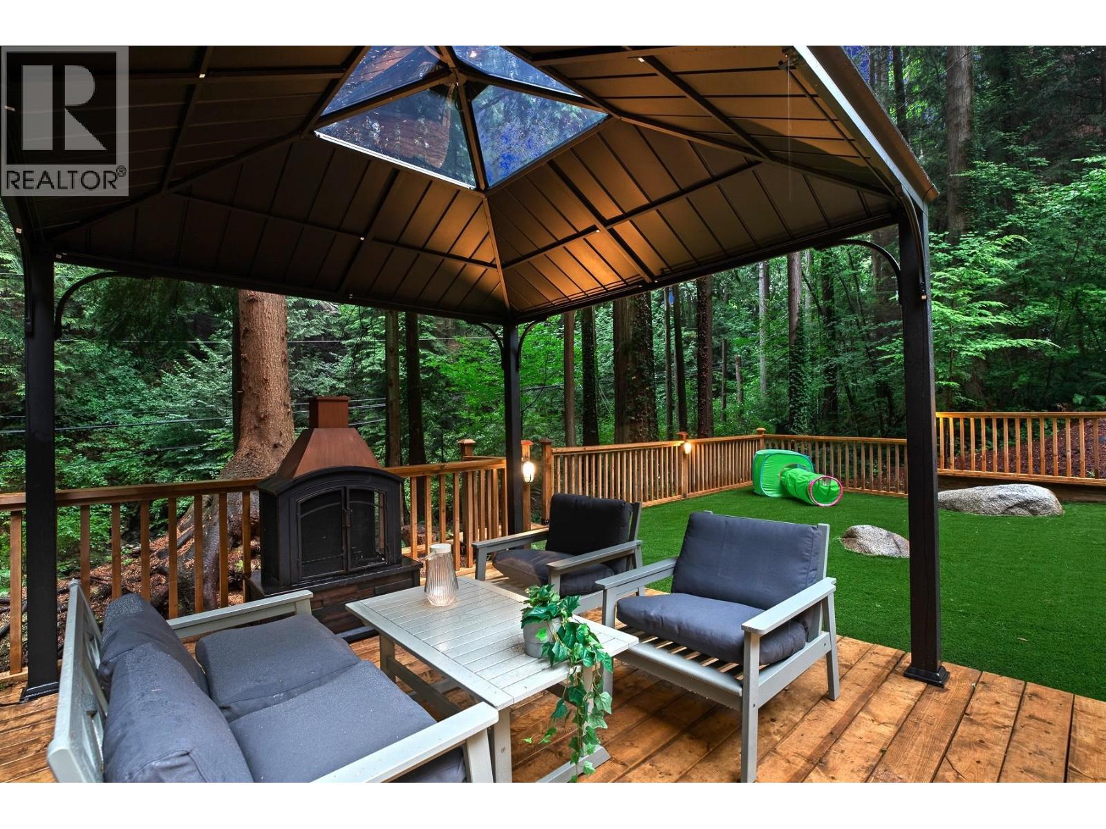 530 HADDEN DRIVE, West Vancouver