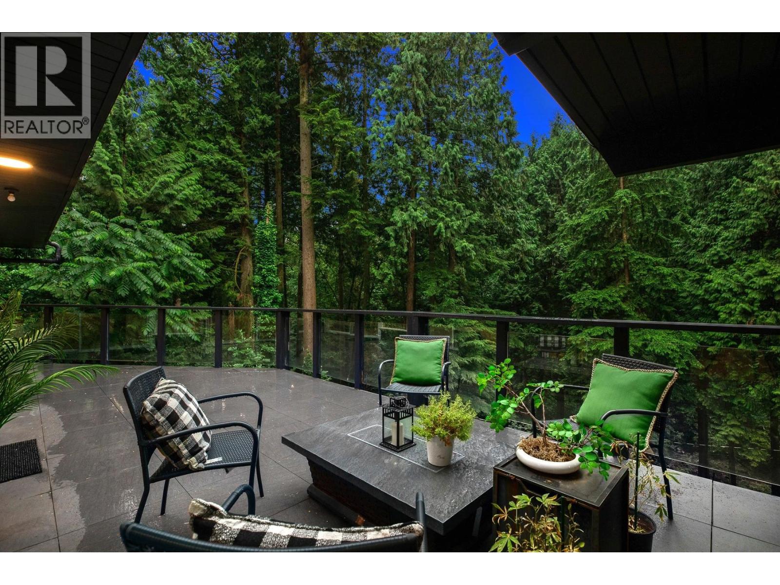530 HADDEN DRIVE, West Vancouver
