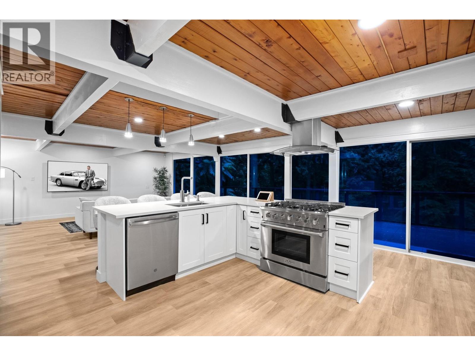 530 HADDEN DRIVE, West Vancouver