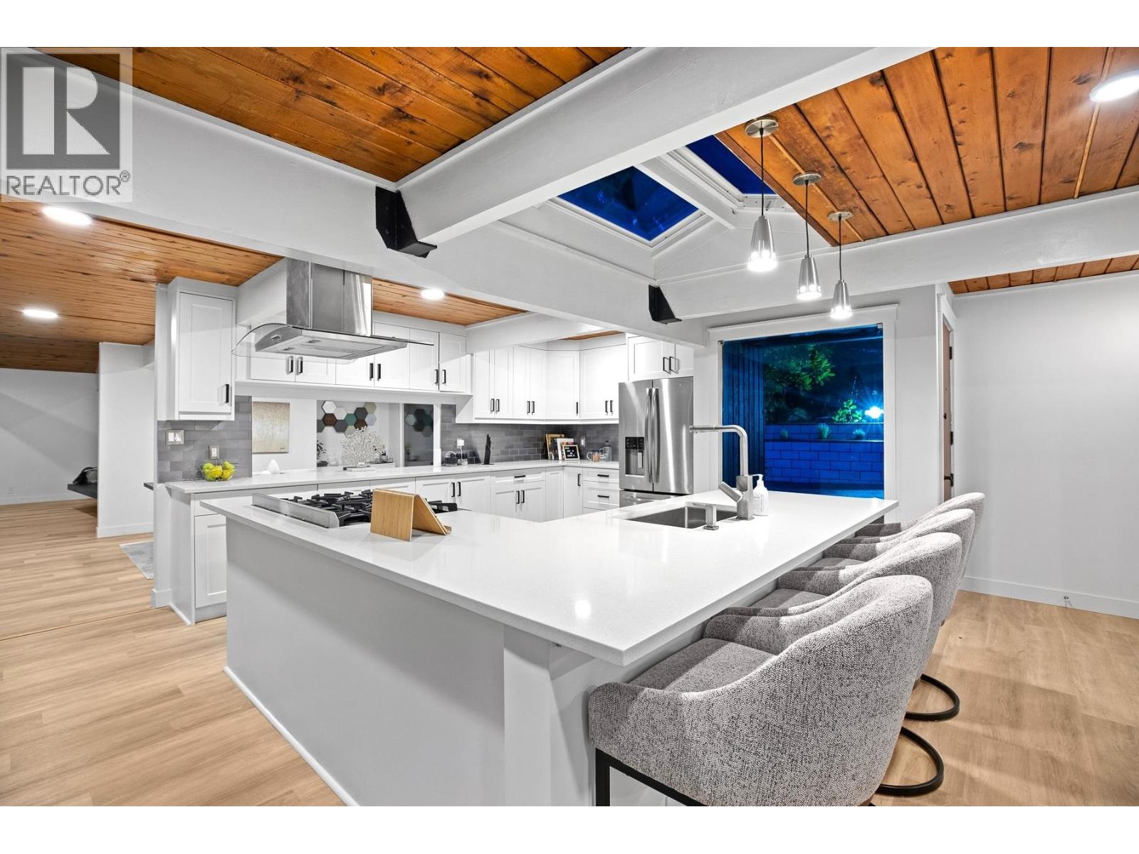 530 HADDEN DRIVE, West Vancouver