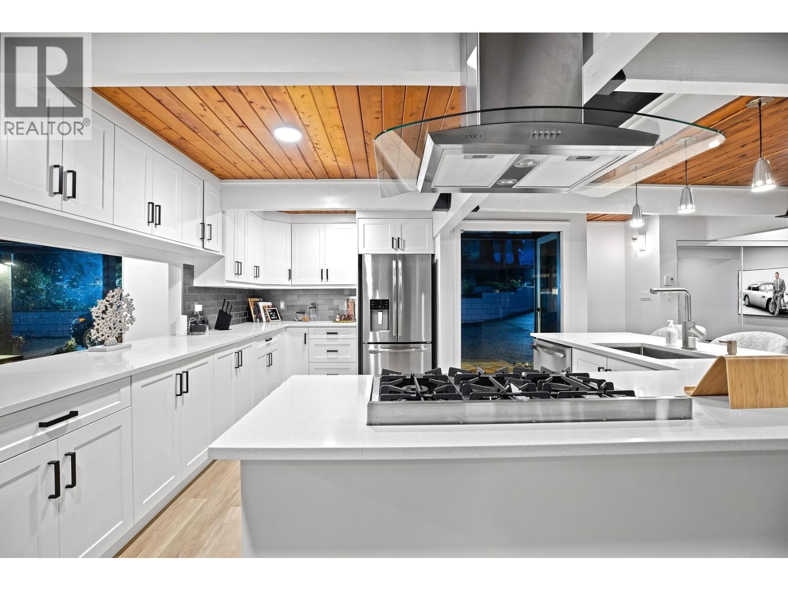 530 HADDEN DRIVE, West Vancouver