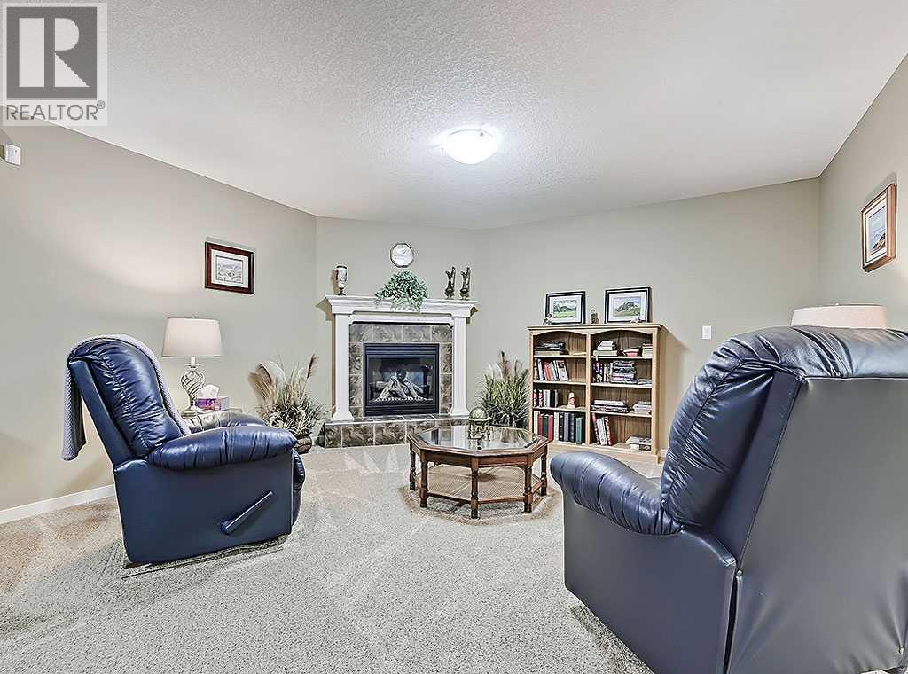 421 Riverside Green NW