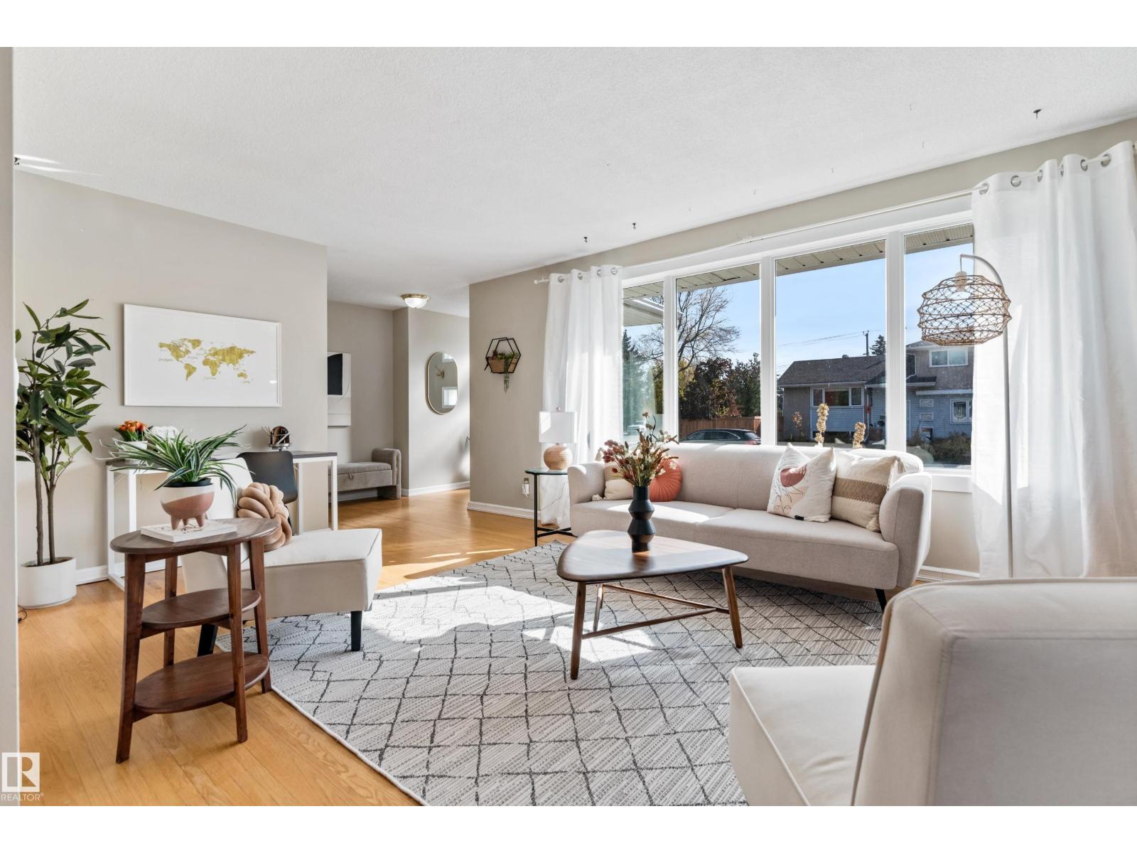 7104 95 AV NW, Edmonton