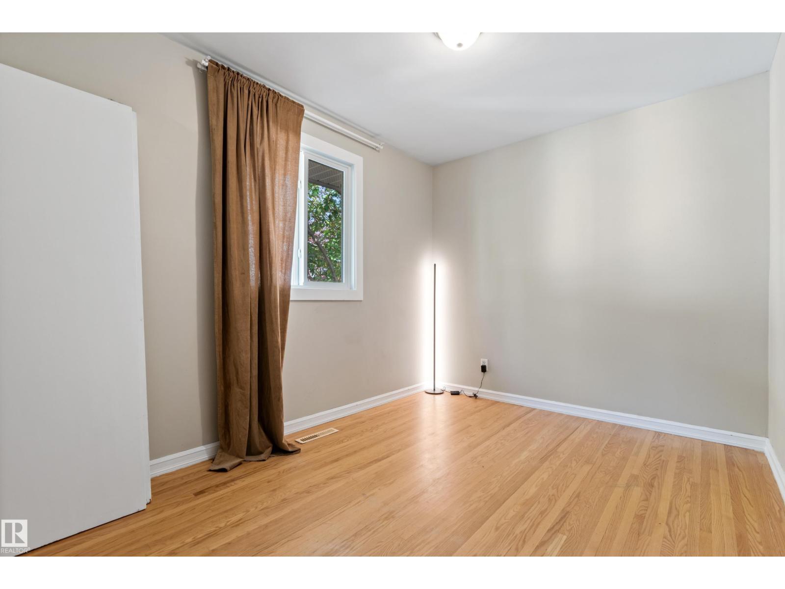 7104 95 AV NW, Edmonton