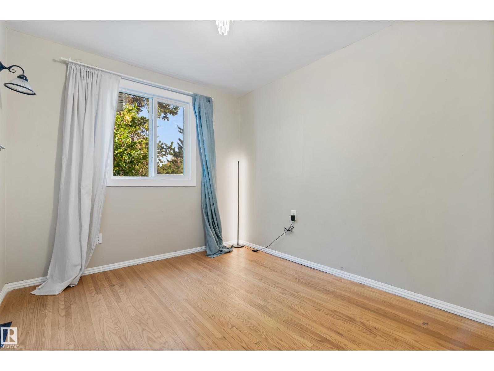 7104 95 AV NW, Edmonton